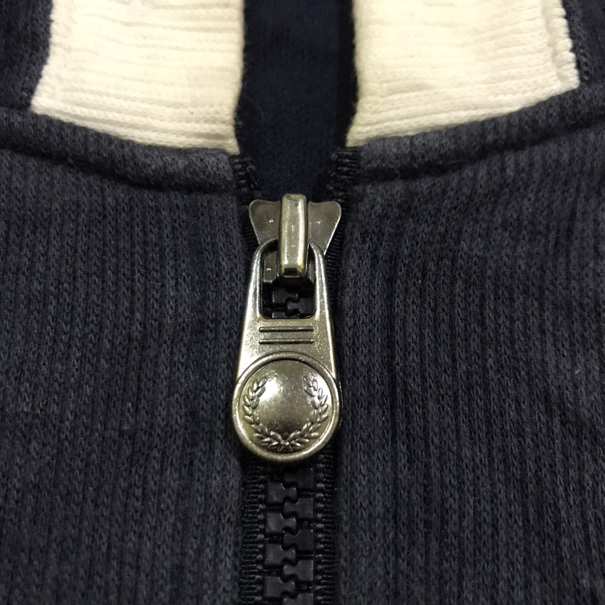 Fred Perry × Vintage Vintage 90s fredperry embroidery smallogo sweater hoodie Size US L / EU 52-54 / 3 - 11 Thumbnail
