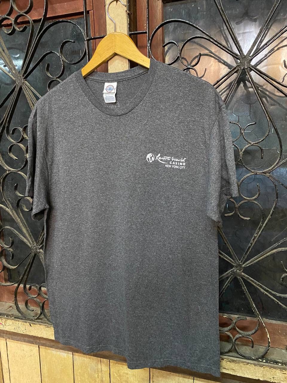 Delta RESORT WORLD CASINO NEW YORK CITY TEE Size US L / EU 52-54 / 3 - 5 Thumbnail
