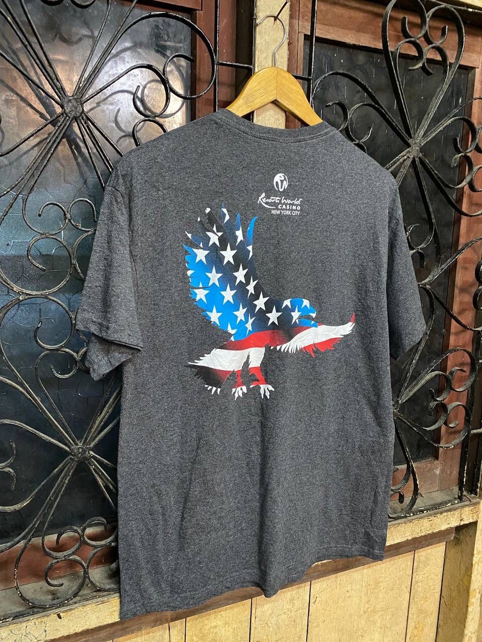 Delta RESORT WORLD CASINO NEW YORK CITY TEE Size US L / EU 52-54 / 3 - 7 Thumbnail