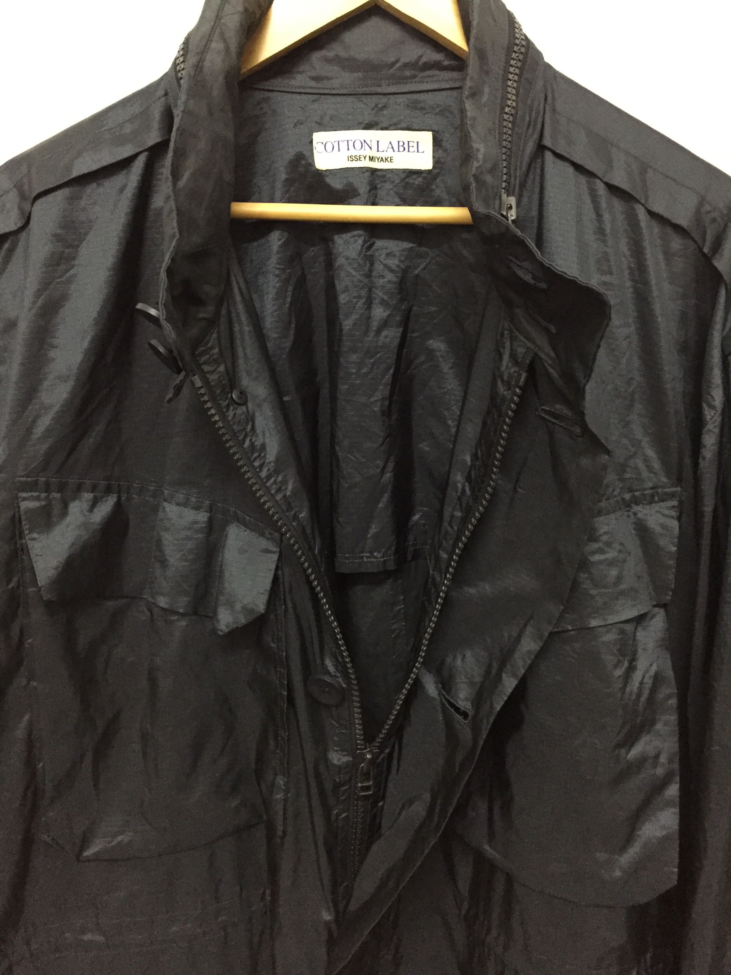 Issey Miyake 90s Cotton label Dark green Light Nylon Flap Pocket parka Size US L / EU 52-54 / 3 - 4 Thumbnail