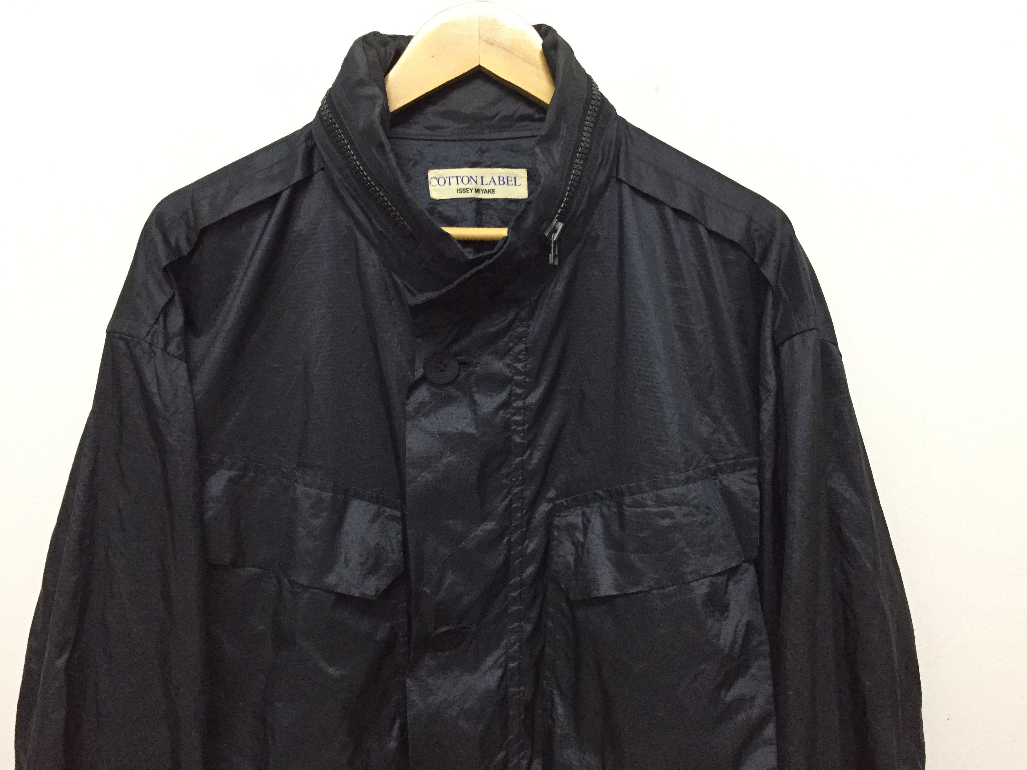 Issey Miyake 90s Cotton label Dark green Light Nylon Flap Pocket parka Size US L / EU 52-54 / 3 - 3 Thumbnail