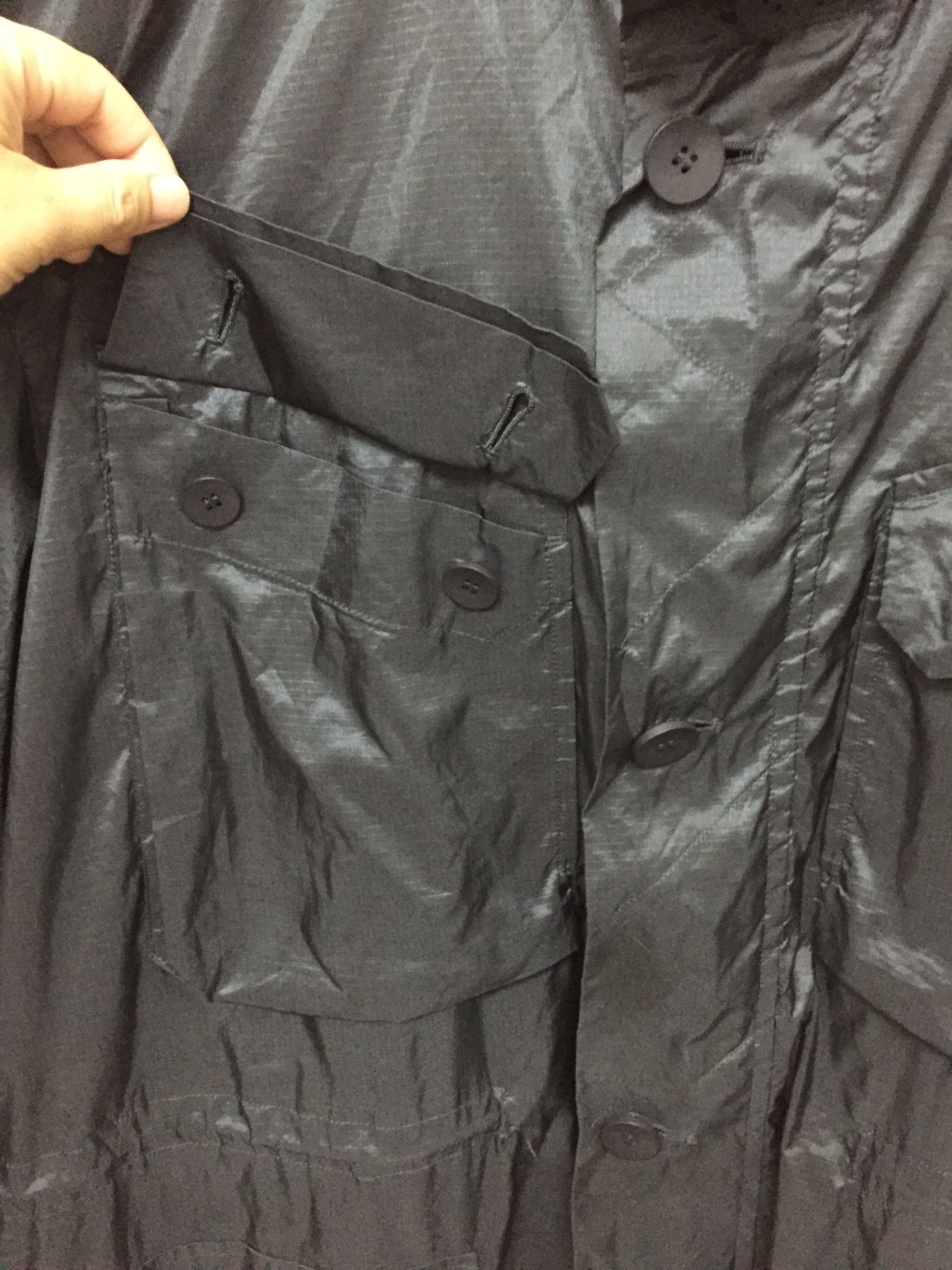 Issey Miyake 90s Cotton label Dark green Light Nylon Flap Pocket parka Size US L / EU 52-54 / 3 - 7 Thumbnail