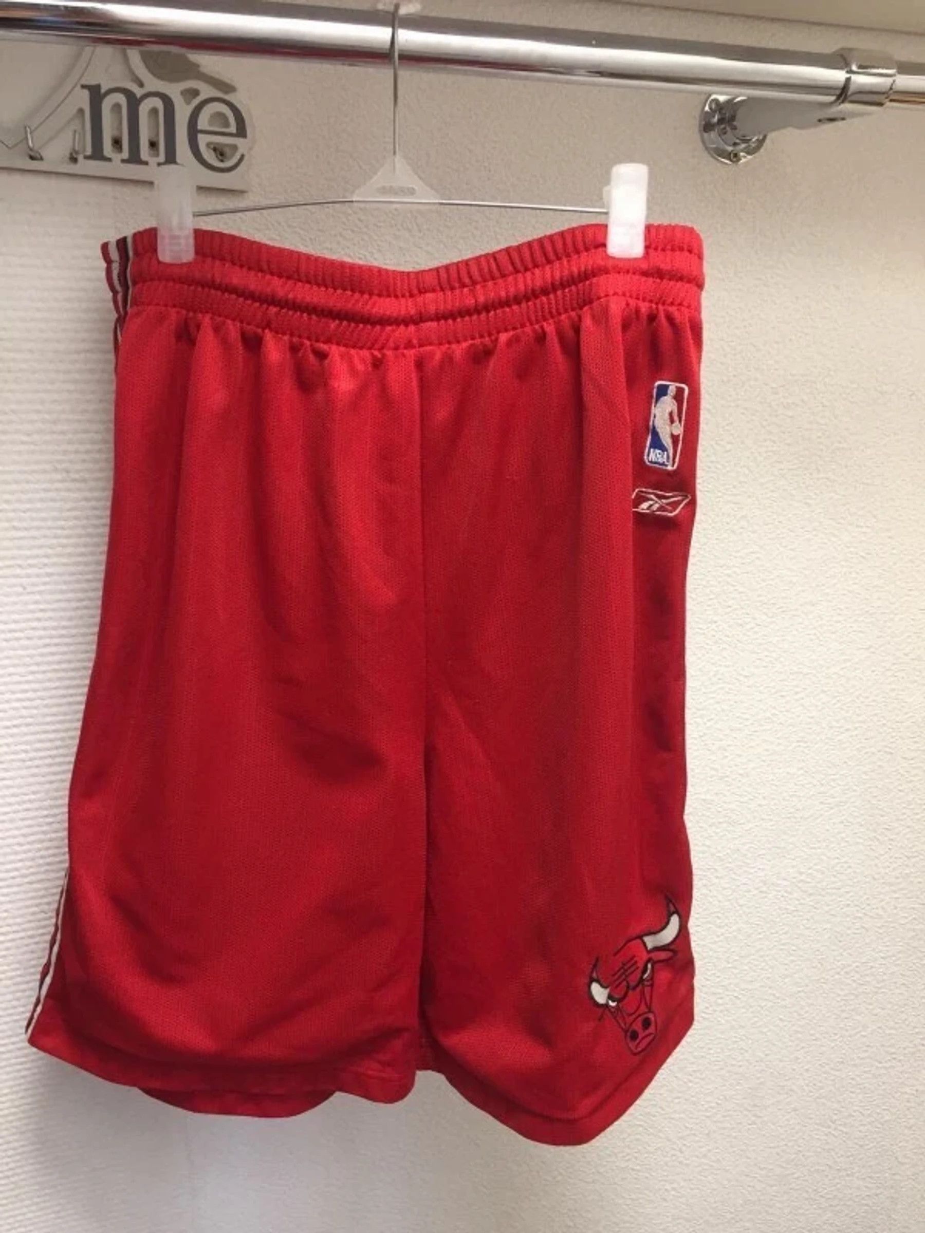 NBA Chicago bulls Reebok nba shorts vintage 32 red Size US 32 / EU 48 - 1 Thumbnail