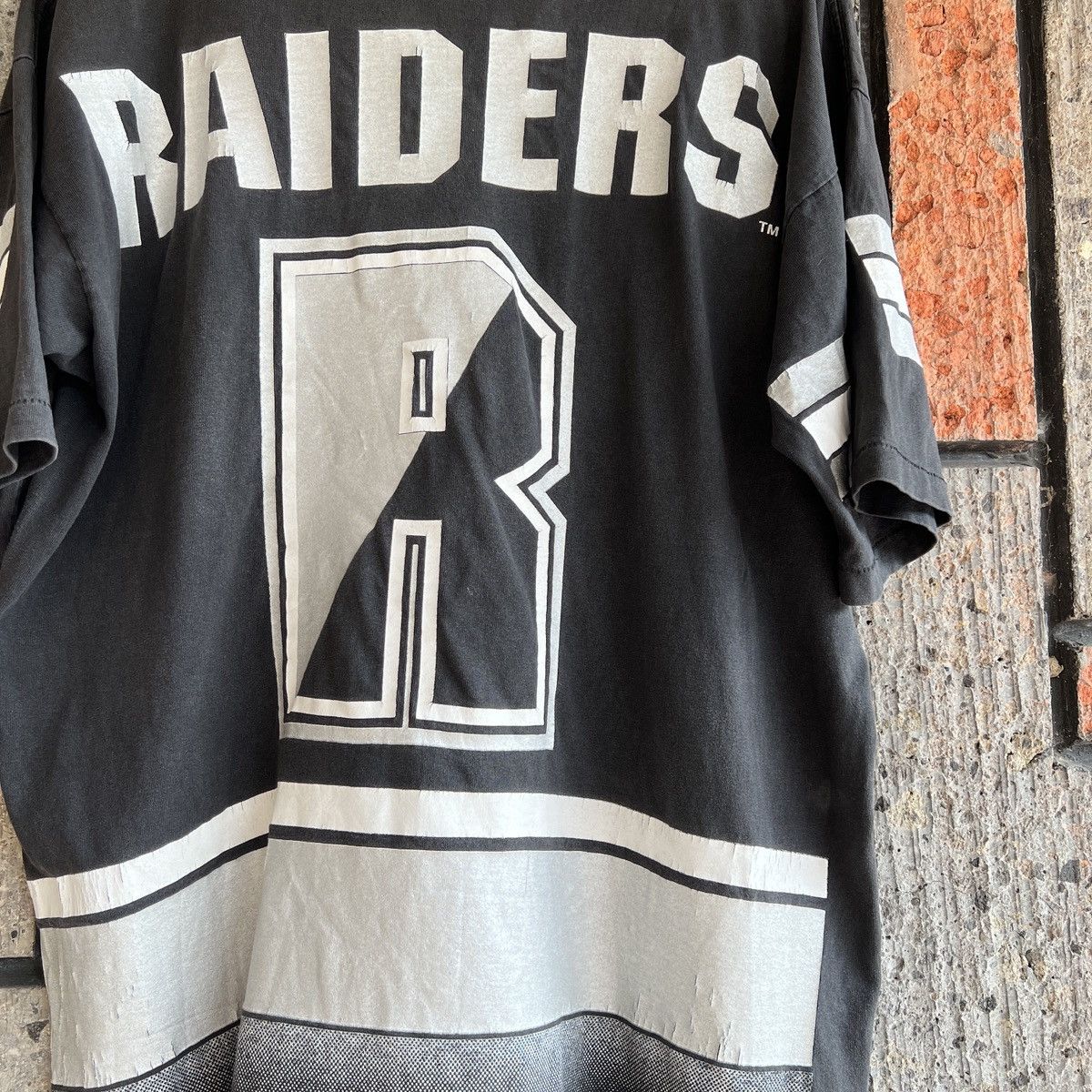 NFL VTG 1994 Raiders All Over Print Tee Shirt Silver & Black Size US XL / EU 56 / 4 - 4 Thumbnail