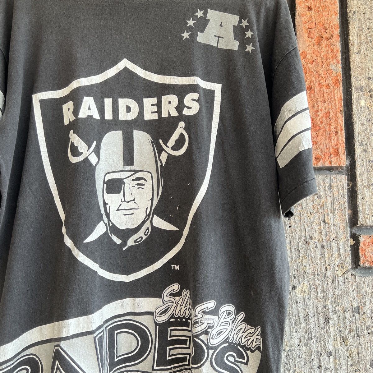 VTG 1994 Raiders All Over Print Tee Shirt Silver & Black