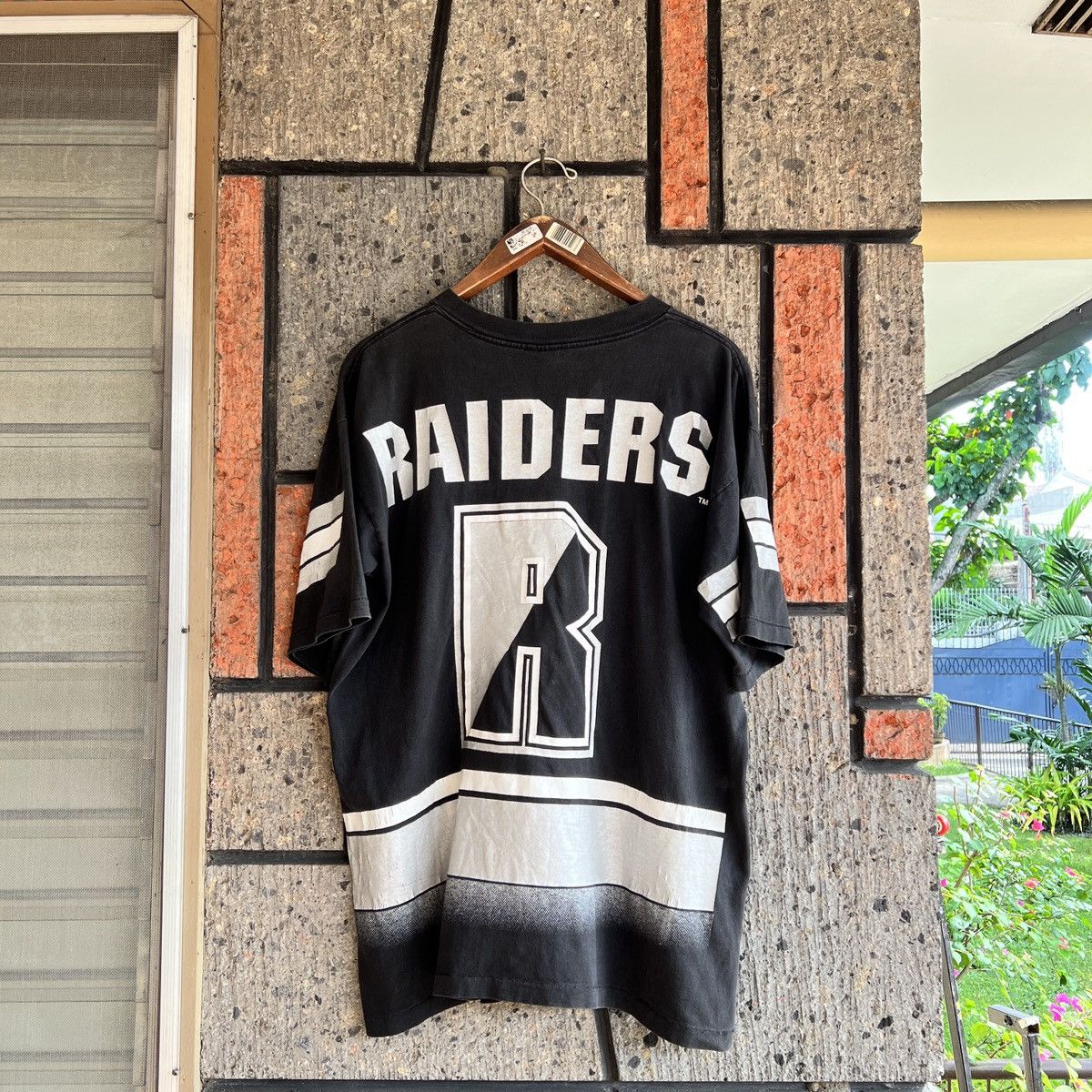 NFL VTG 1994 Raiders All Over Print Tee Shirt Silver & Black Size US XL / EU 56 / 4 - 3 Thumbnail