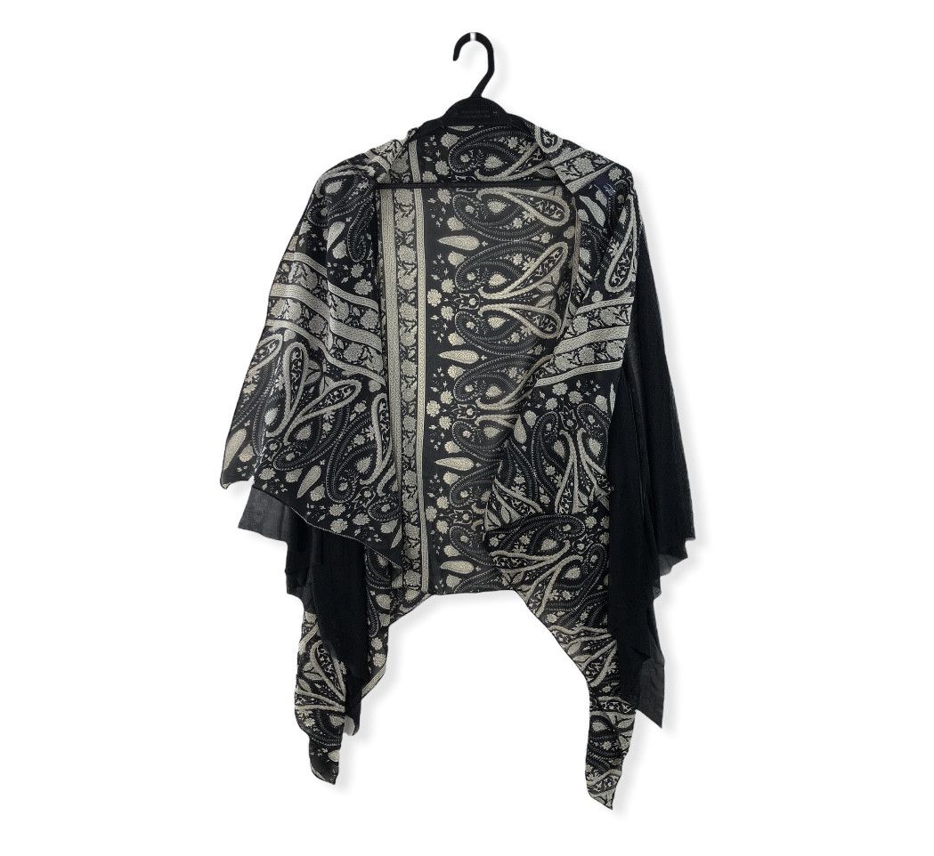 Japanese Brand RARE🔥VINTAGE PAISLEY ROSE SOFT LIGHTWEIGHT CAPE Size US M / EU 48-50 / 2 - 3 Thumbnail