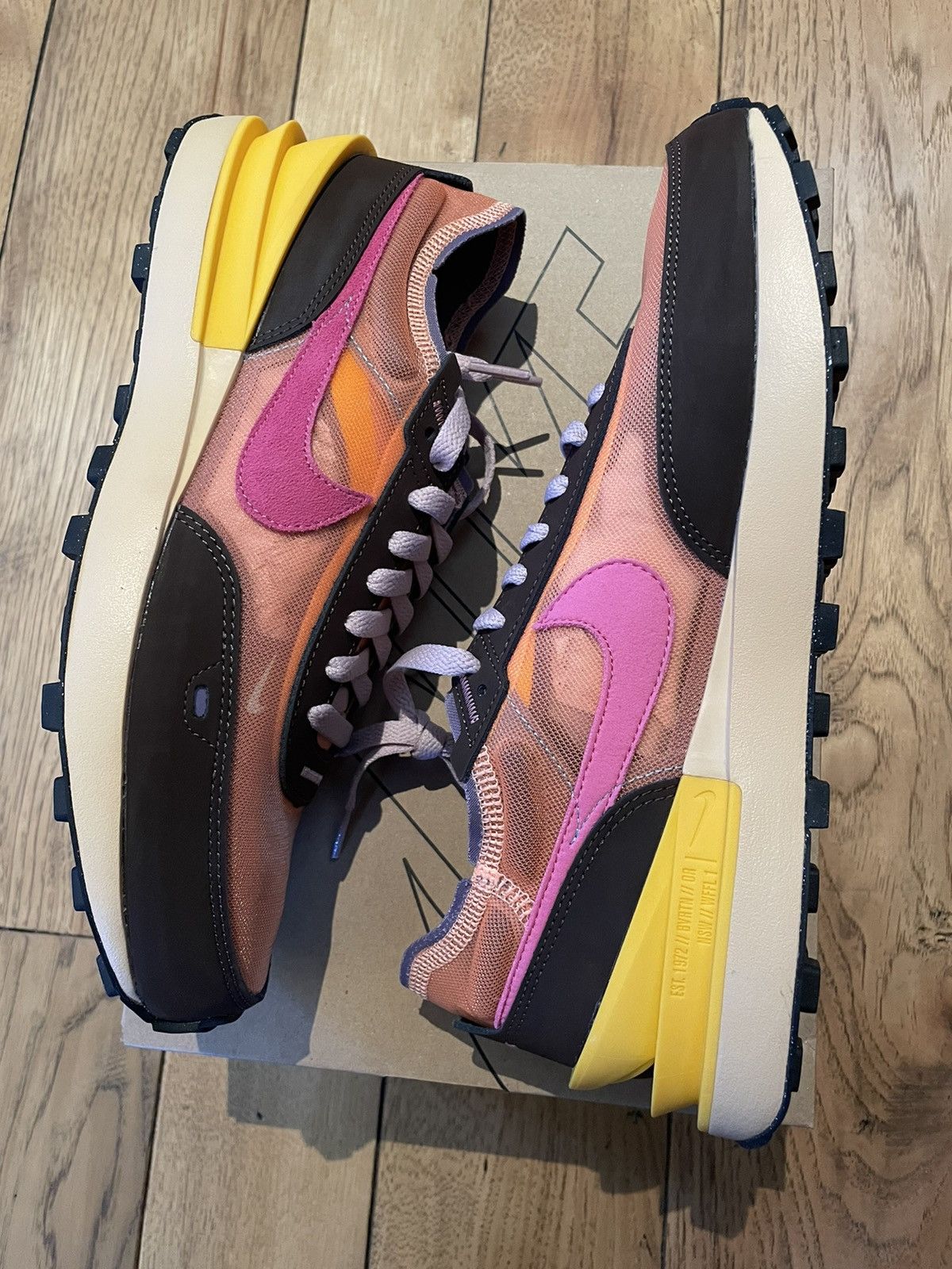 Nike Waffle One Exeter Edition W 2021