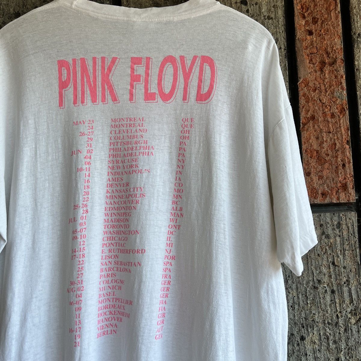 Band Tees × Pink Floyd × Vintage VTG ‘90s Pink Floyd Band Tee Tour Tee Shirt Parking Lot Boot Size US XL / EU 56 / 4 - 3 Thumbnail