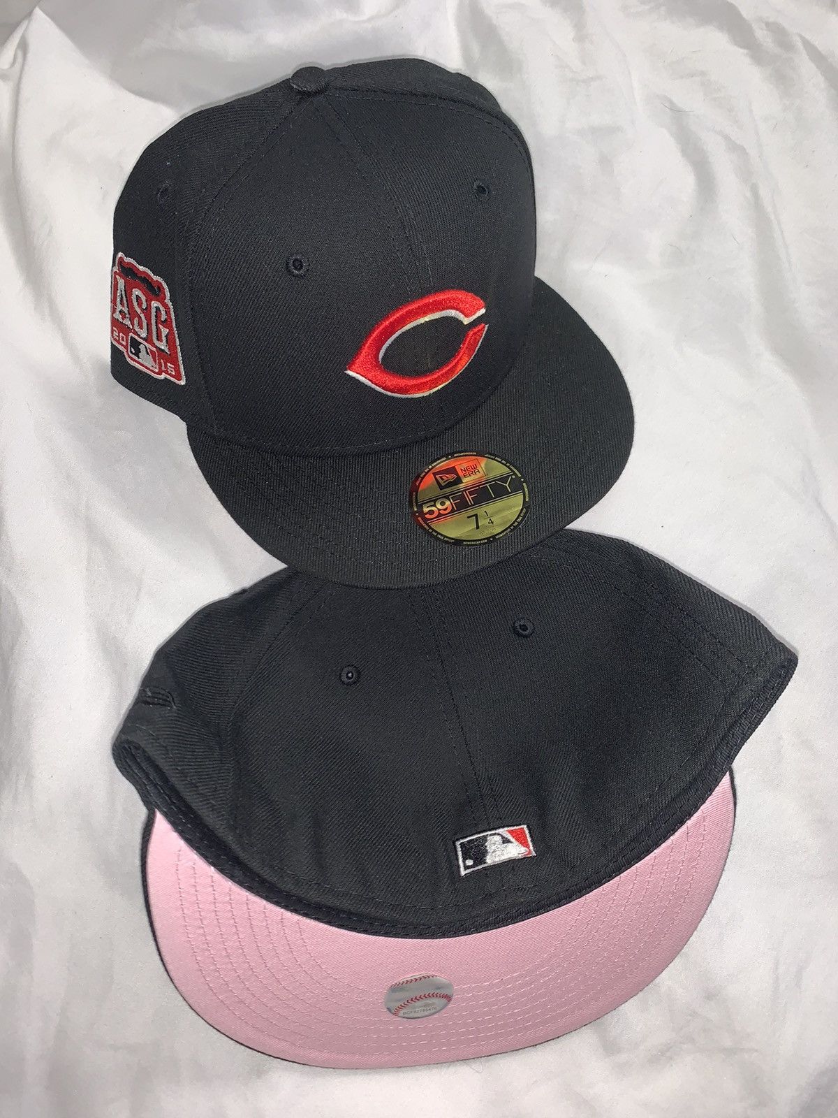 New Era Exclusive Cincinnati Reds Fitted Black Reds Pink Brim 7 1/2 Size ONE SIZE - 5 Thumbnail