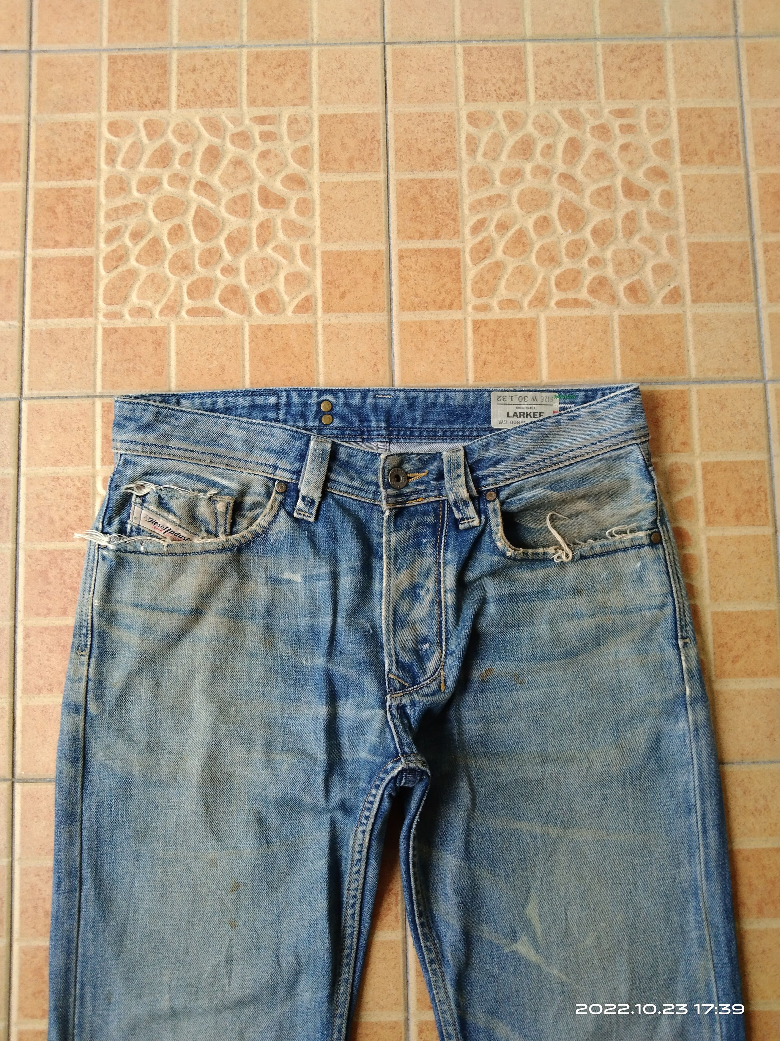 Diesel DiSTRESSED DIESEL LARKEE MADE IN ITALY DENIM PANTS Size US 30 / EU 46 - 4 Thumbnail