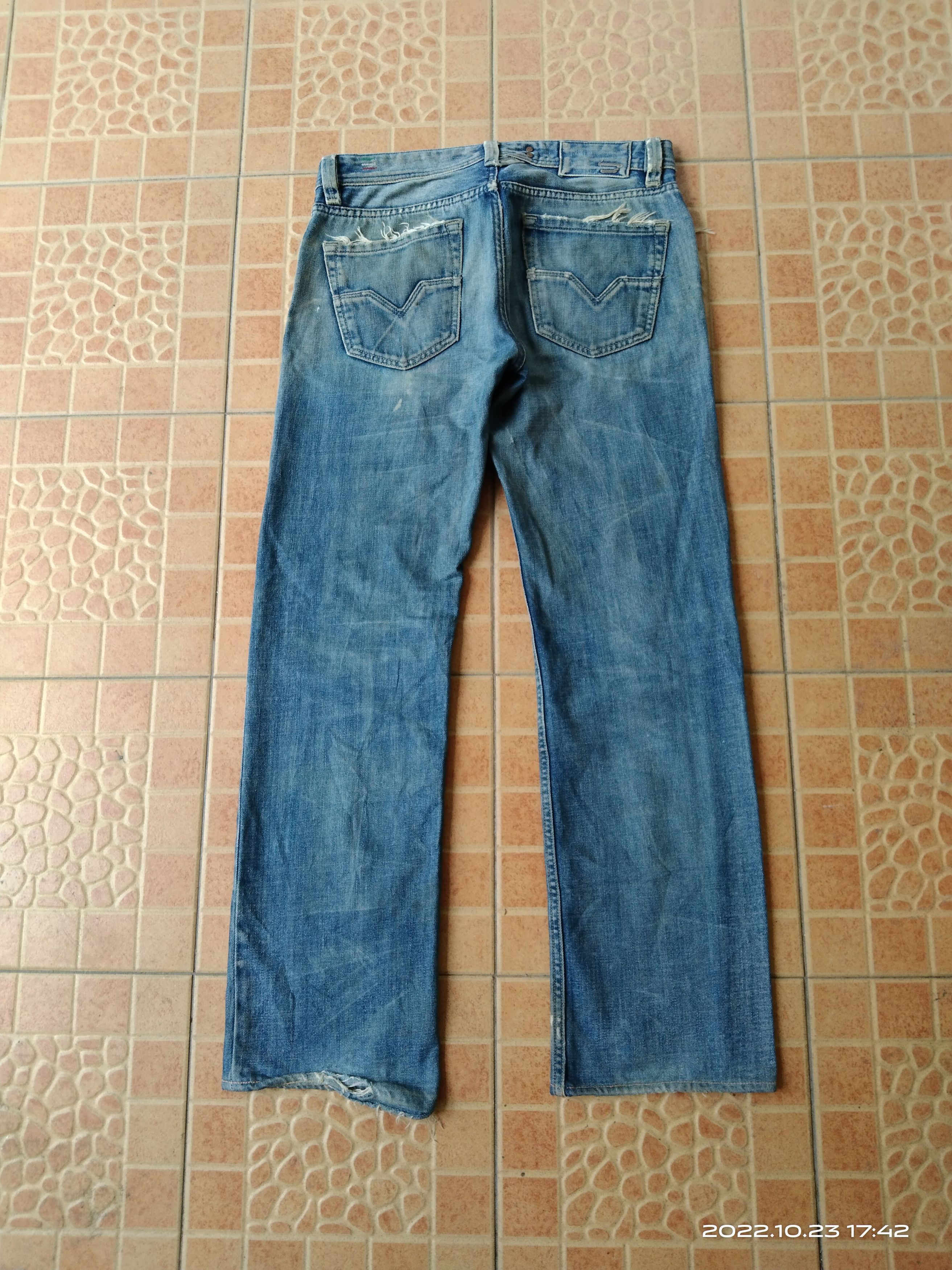 Diesel DiSTRESSED DIESEL LARKEE MADE IN ITALY DENIM PANTS Size US 30 / EU 46 - 3 Thumbnail