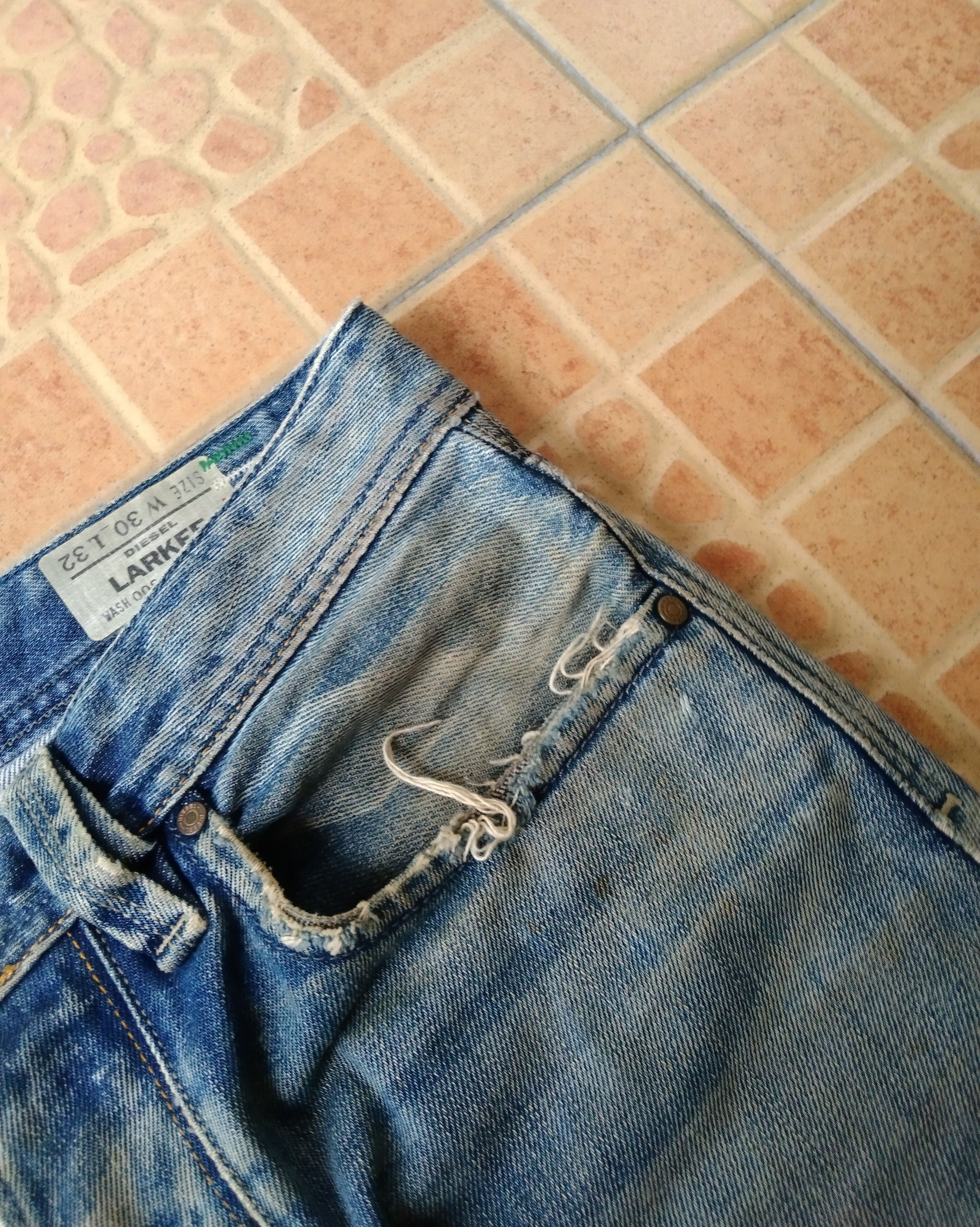 Diesel DiSTRESSED DIESEL LARKEE MADE IN ITALY DENIM PANTS Size US 30 / EU 46 - 6 Thumbnail