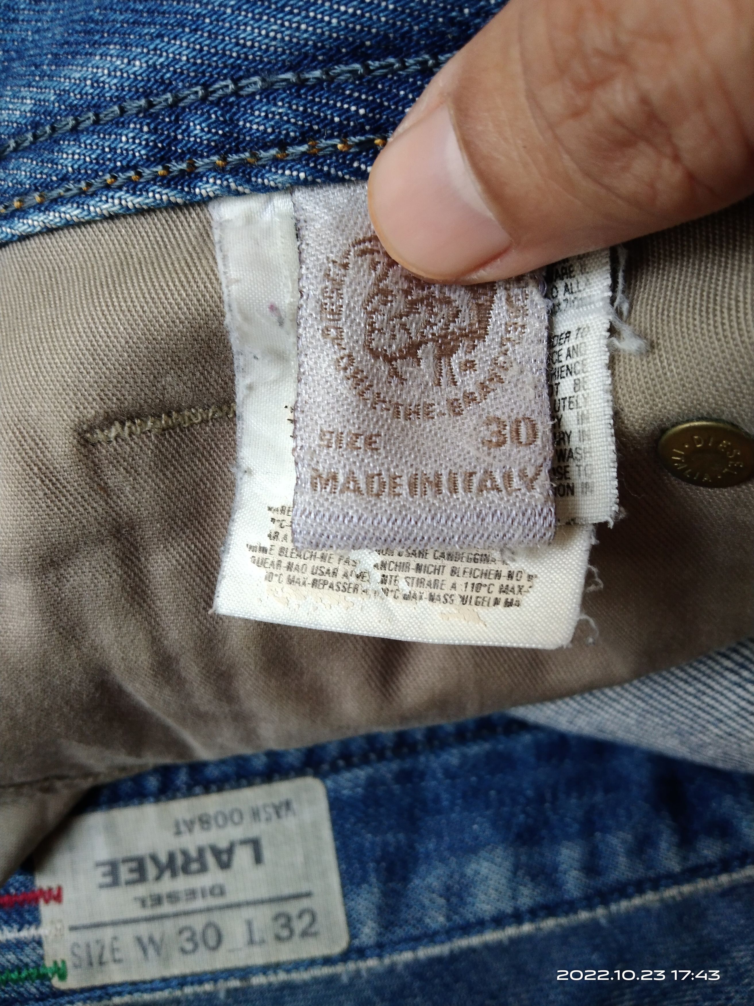Diesel DiSTRESSED DIESEL LARKEE MADE IN ITALY DENIM PANTS Size US 30 / EU 46 - 12 Thumbnail