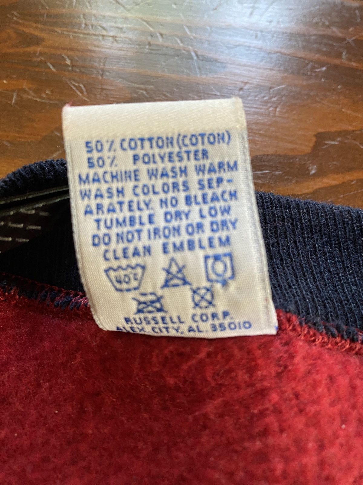 Russell Athletic × Vintage Vintage 90’s Russell Athletic Red Navy Crewneck Sweatshirt Size US M / EU 48-50 / 2 - 7 Thumbnail