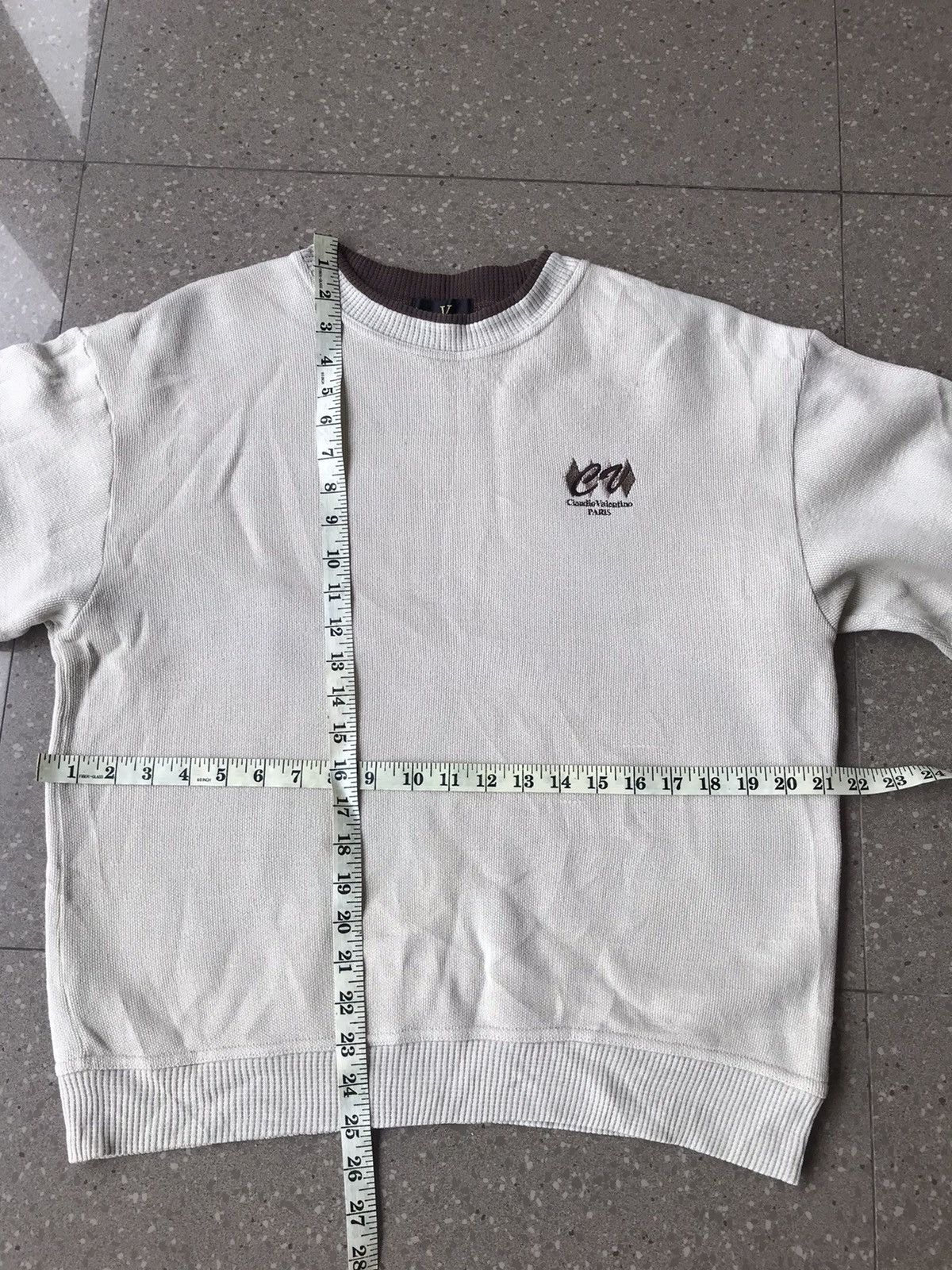 Vintage Vintage Valentino Sweatshirt Crewneck Mini Logo Size US L / EU 52-54 / 3 - 6 Thumbnail