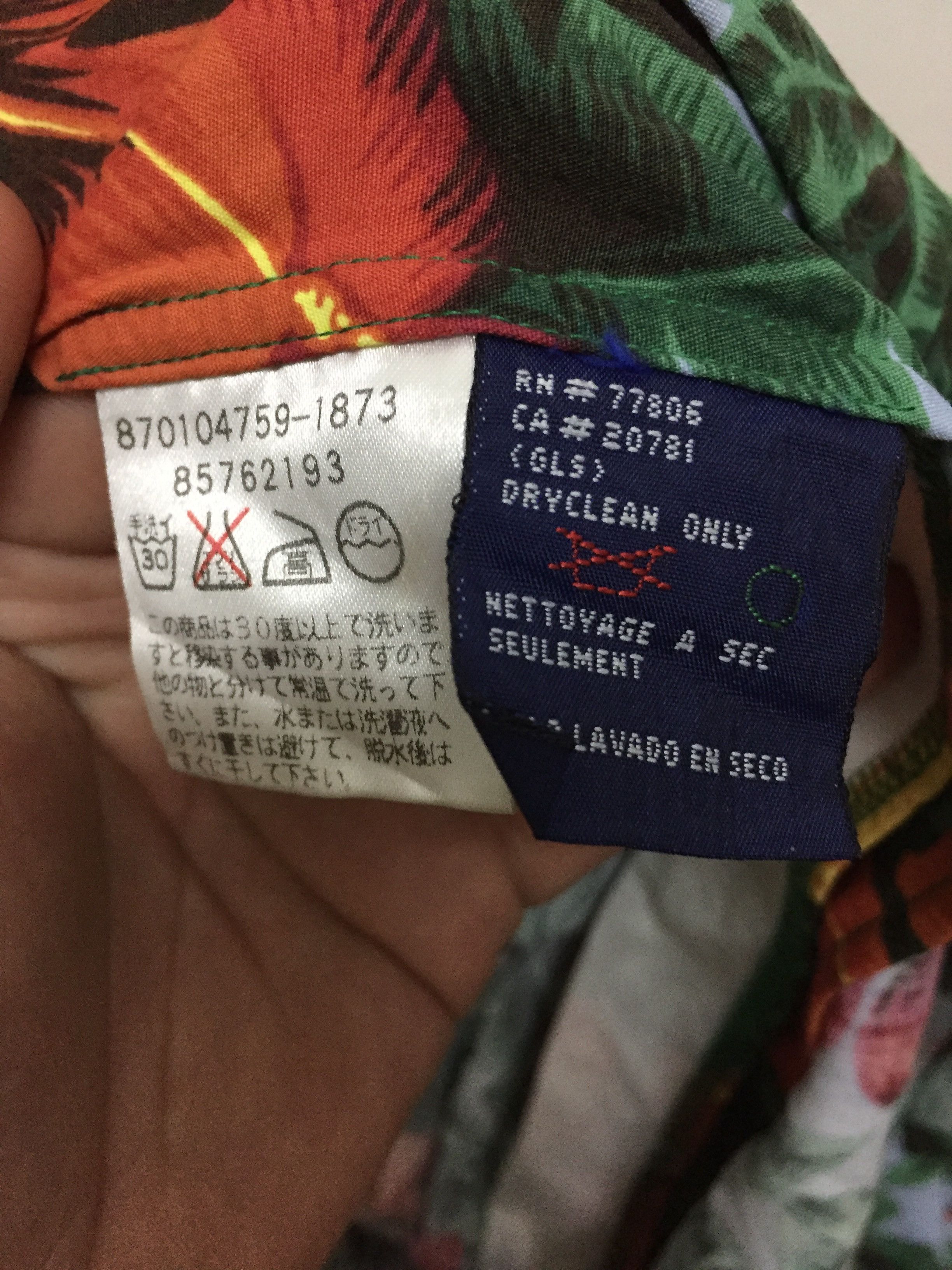 Tommy Hilfiger 90's 100% Rayon hawaiian shirt hibiscus and pineapple Size US L / EU 52-54 / 3 - 9 Thumbnail