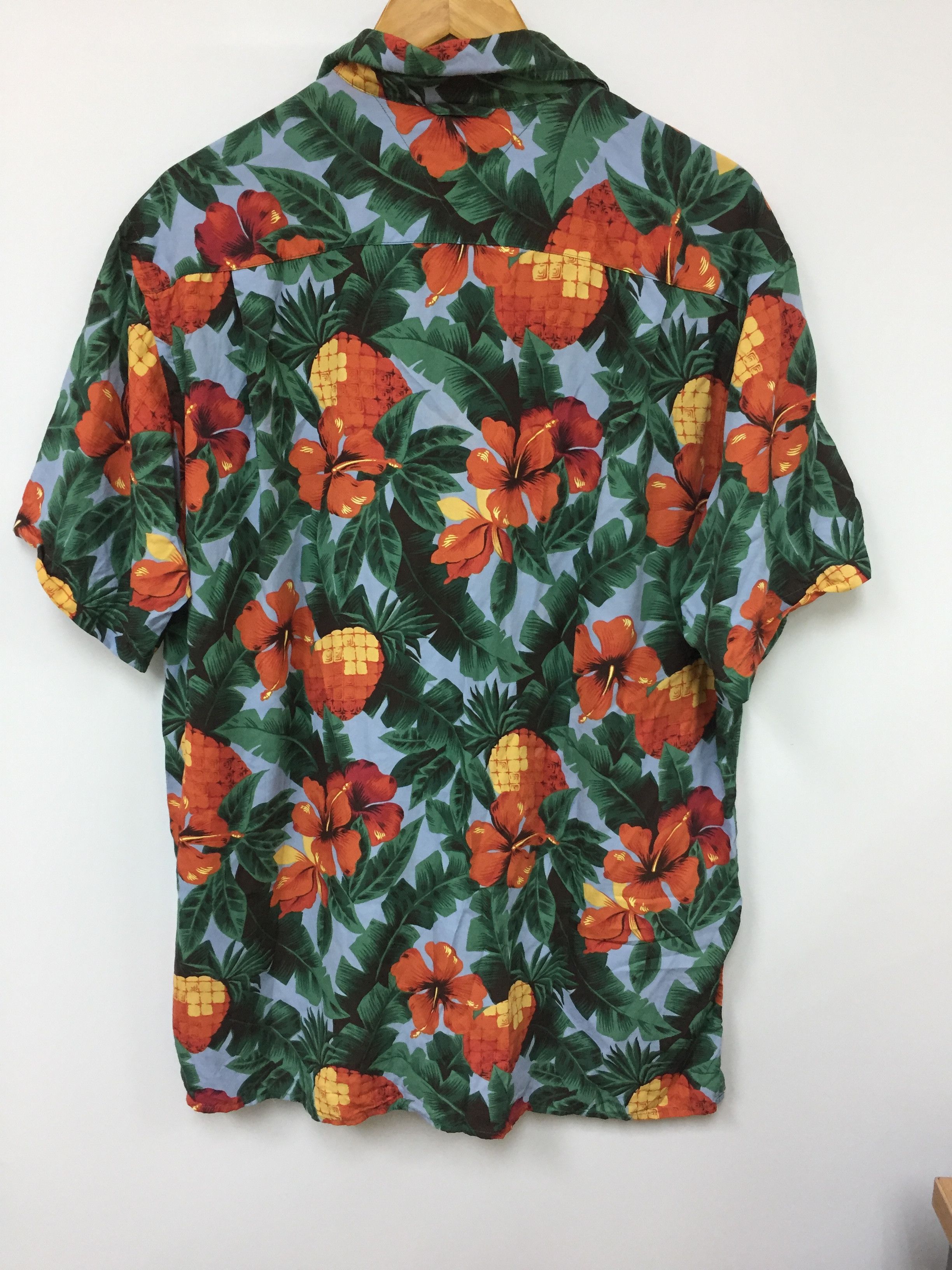 Tommy Hilfiger 90's 100% Rayon hawaiian shirt hibiscus and pineapple Size US L / EU 52-54 / 3 - 7 Thumbnail