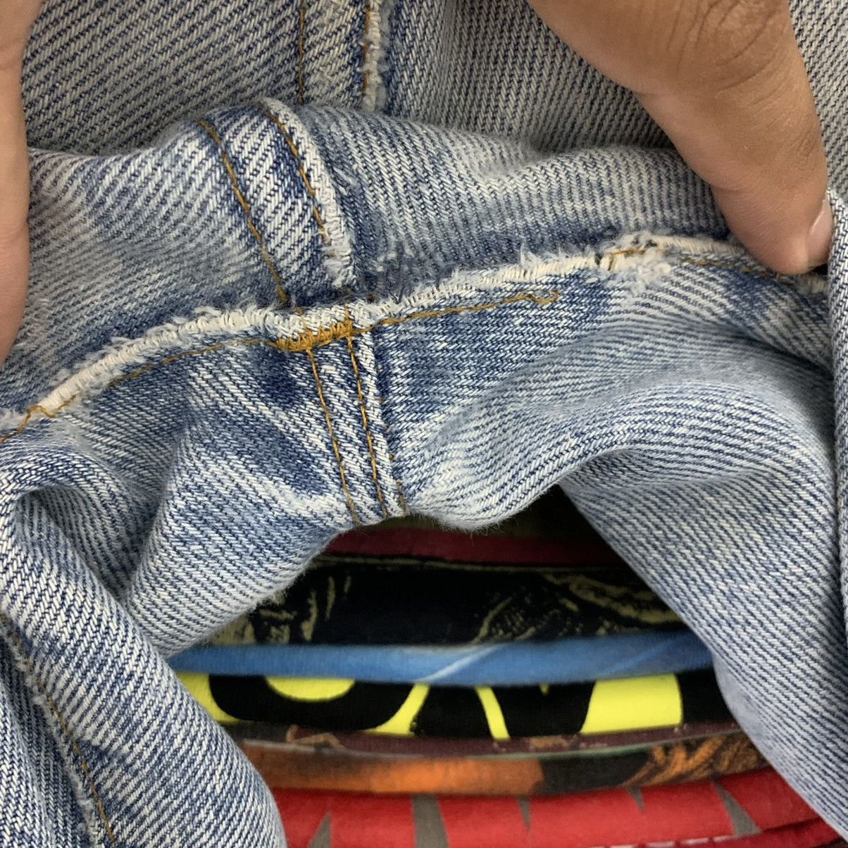 Levi's VINTAGE LEVIS 501 (KURT KOBAIN) Size US 29 - 14 Thumbnail