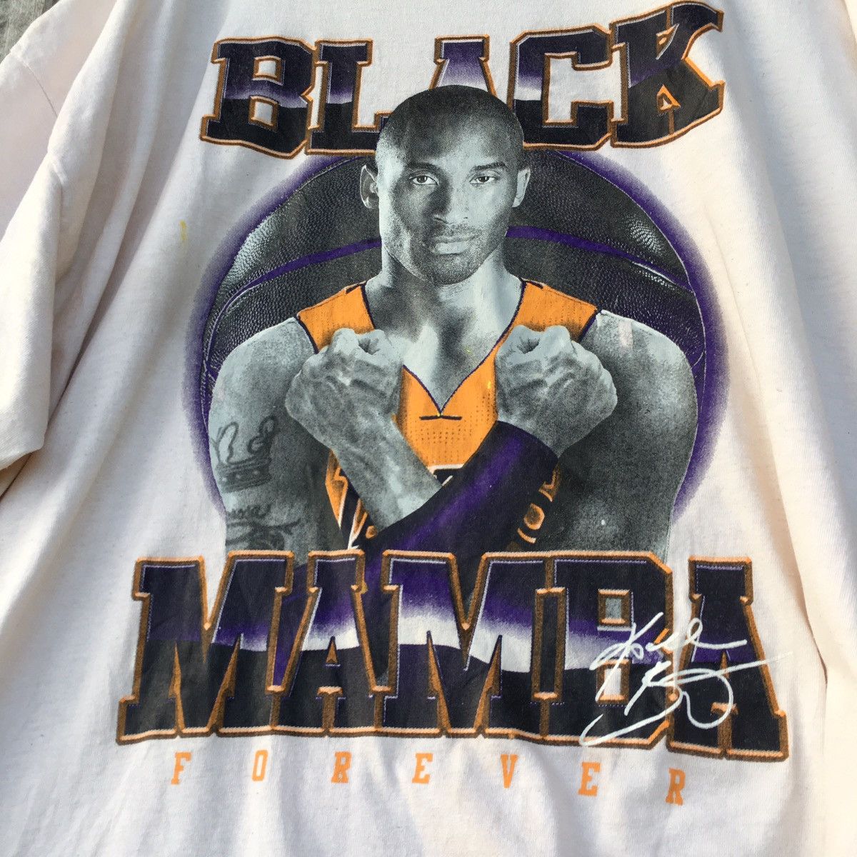 NBA Thrashed Vintage Black Mamba Kobe Bryant ERD GRUNGE GRAIL T Size US XXL / EU 58 / 5 - 2 Thumbnail