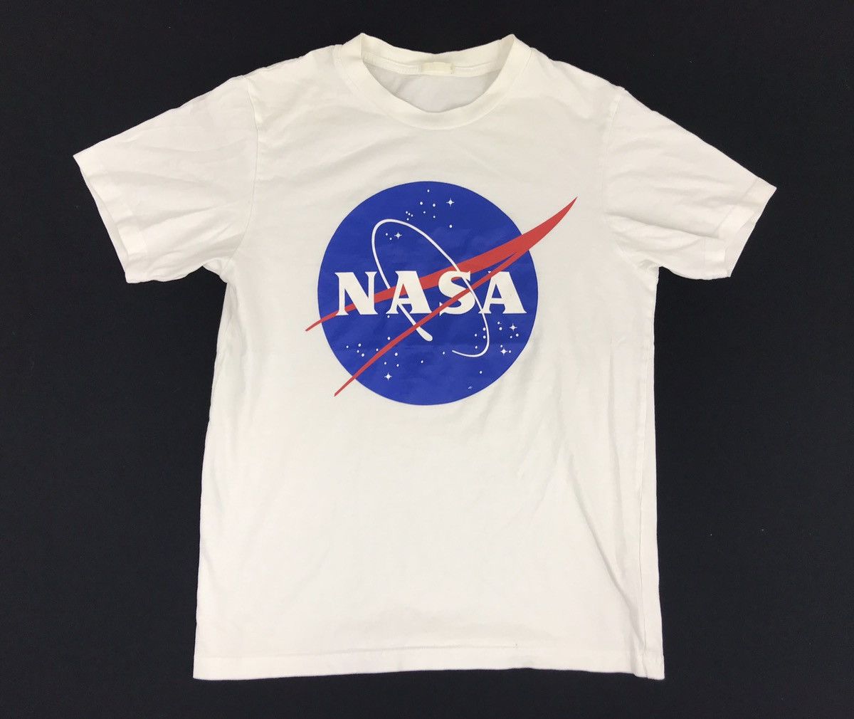 Japanese Brand Vintage NASA Earth Printed Spell Out Logo Design Tee Shirt Size S / US 4 / IT 40 - 1 Thumbnail