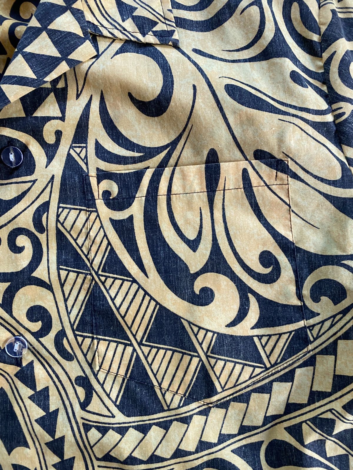 Vintage Vintage 80’s Howie Tribal Style Hawaiian Button Up Shirt Size US L / EU 52-54 / 3 - 7 Thumbnail