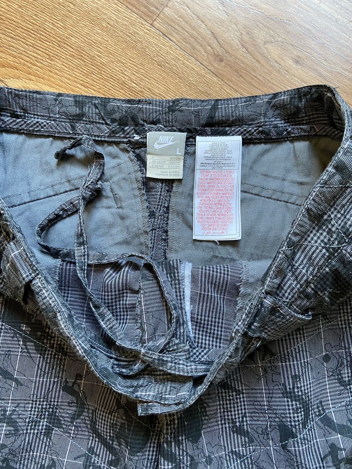 Nike × Vintage Nike Cargo Multi Pockets Shorts Size US 34 / EU 50 - 5 Thumbnail