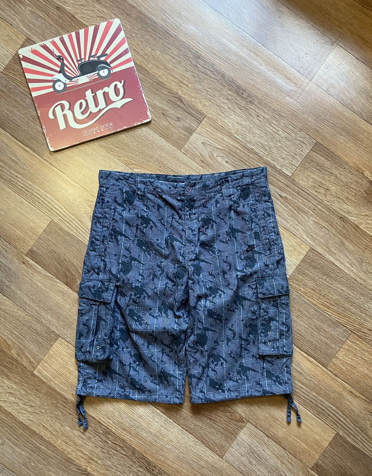 Nike × Vintage Nike Cargo Multi Pockets Shorts Size US 34 / EU 50 - 1 Thumbnail