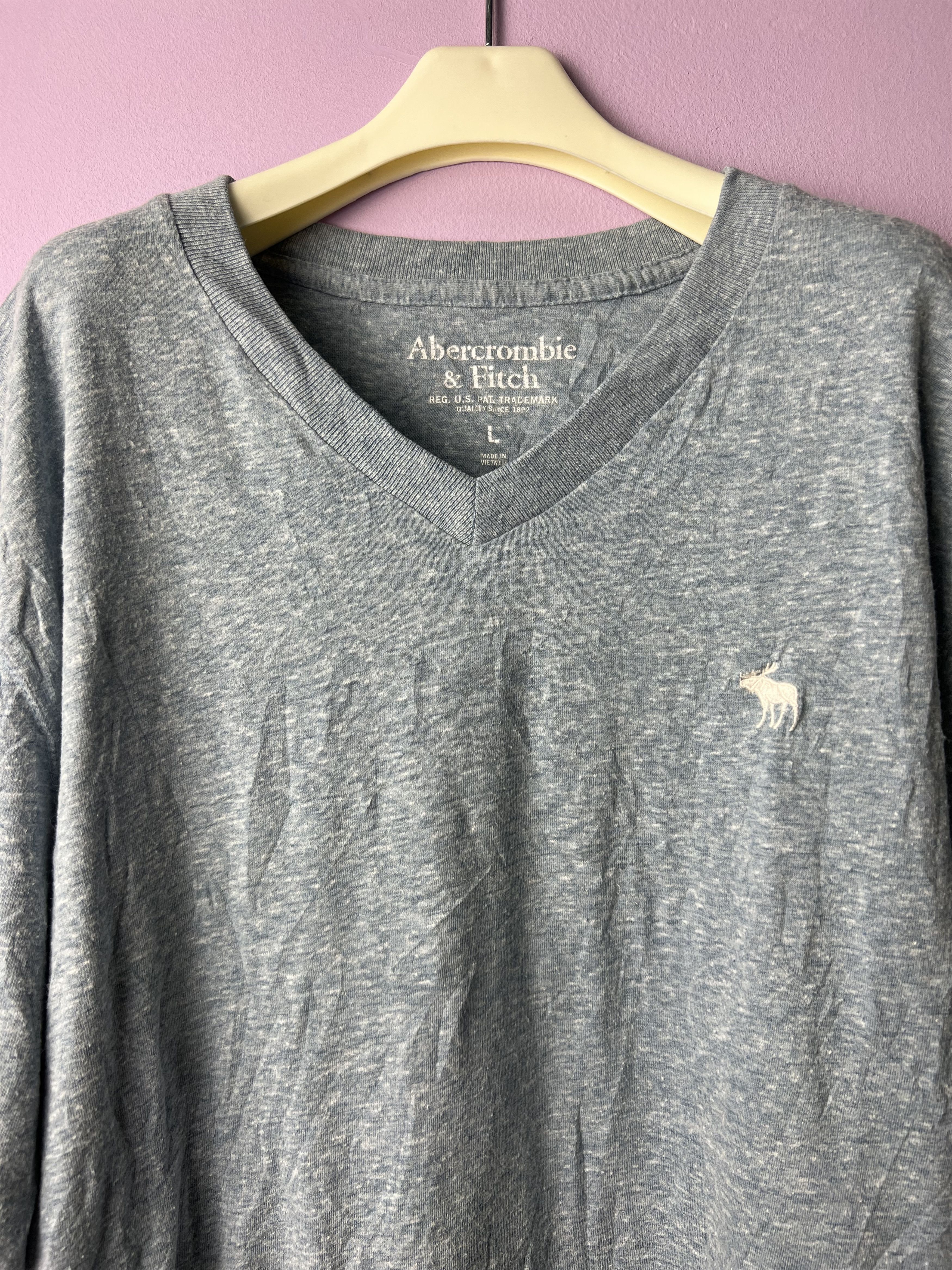 Abercrombie & Fitch 🔥V Neck Abercrombie Tees Size US M / EU 48-50 / 2 - 9 Thumbnail