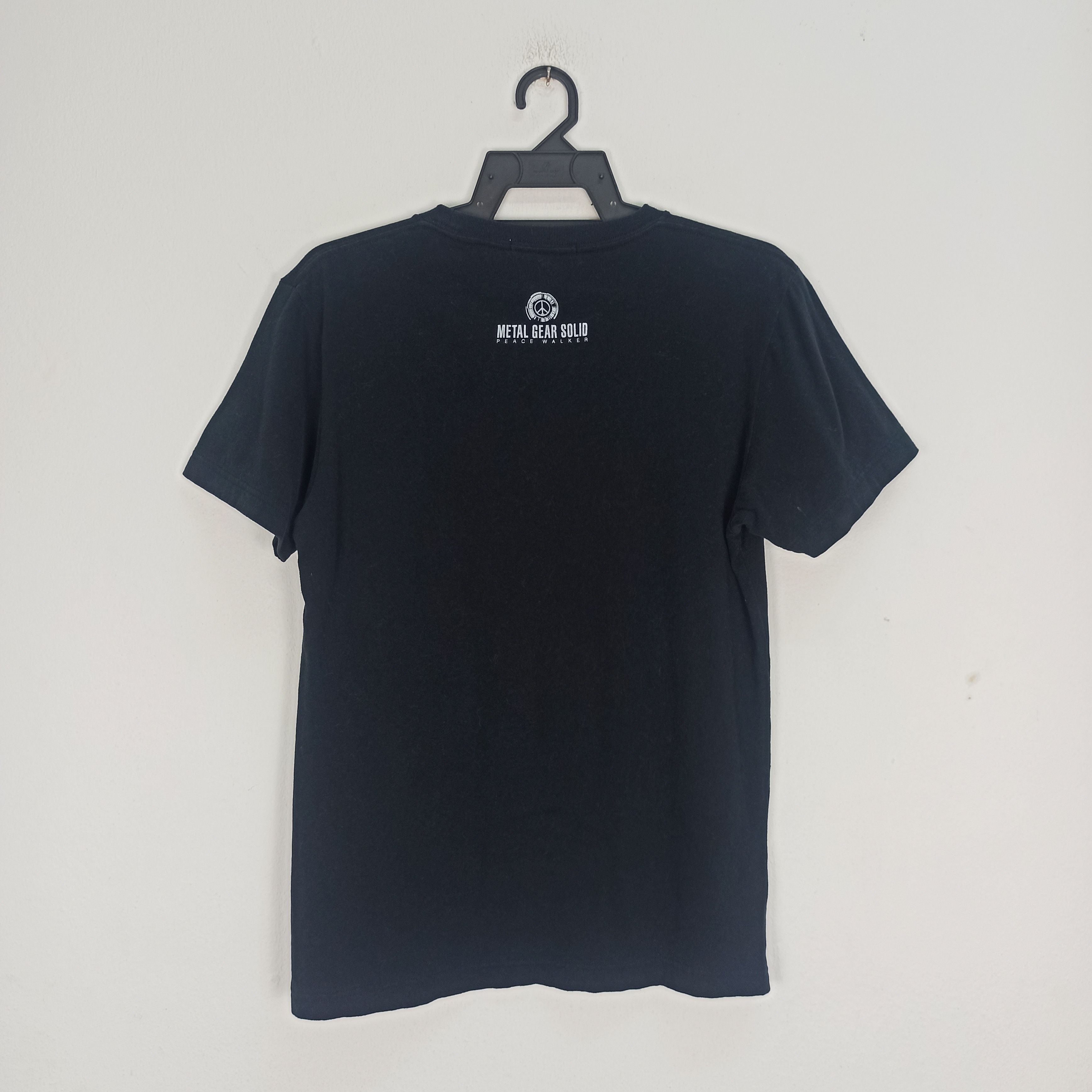 Playstation Uniqlo Metal Gear Solid BIG BOSS Tshirt Size US XS / EU 42 / 0 - 3 Thumbnail
