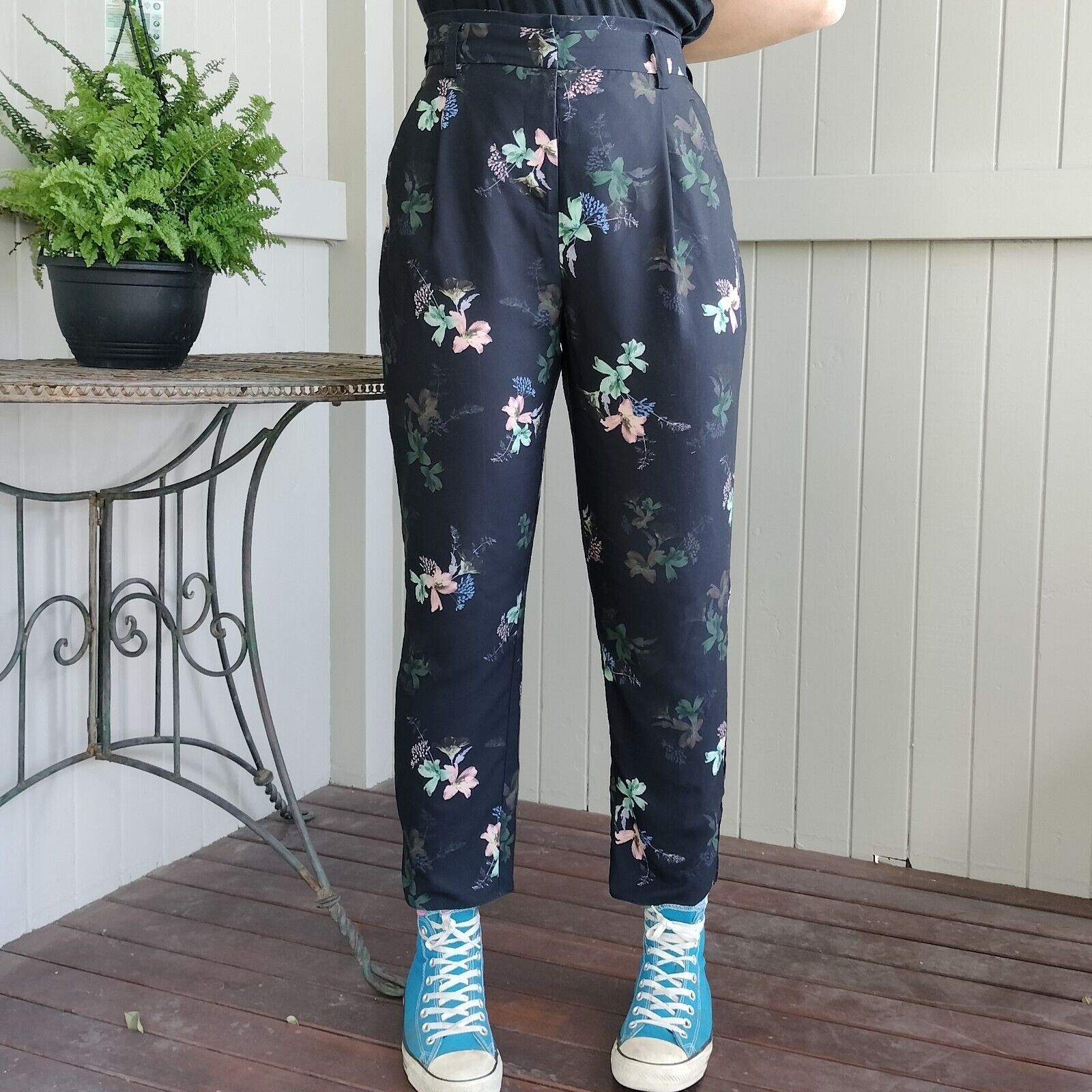 Designer Portmans Pants Black Floral High Waist Pleated Tapered Size 32" / US 10 / IT 46 - 1 Thumbnail