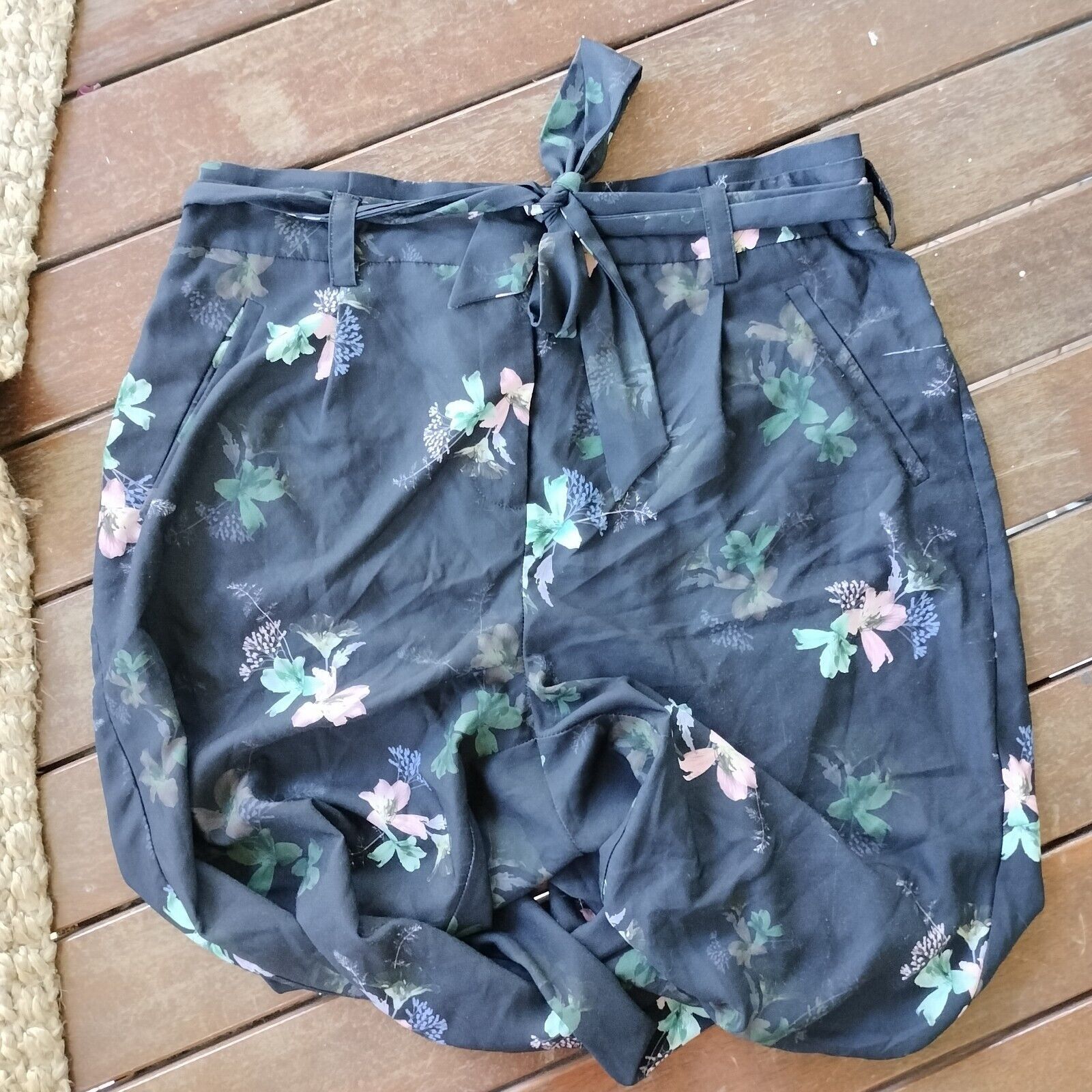 Designer Portmans Pants Black Floral High Waist Pleated Tapered Size 32" / US 10 / IT 46 - 5 Thumbnail