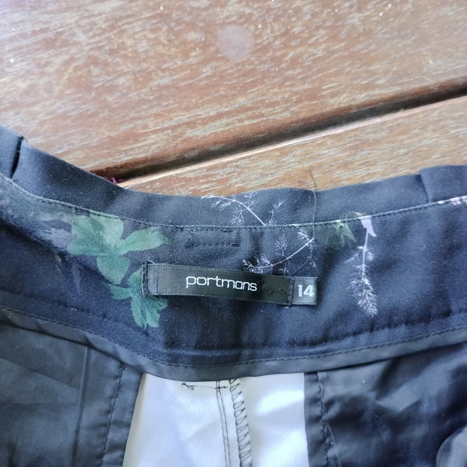 Designer Portmans Pants Black Floral High Waist Pleated Tapered Size 32" / US 10 / IT 46 - 6 Thumbnail