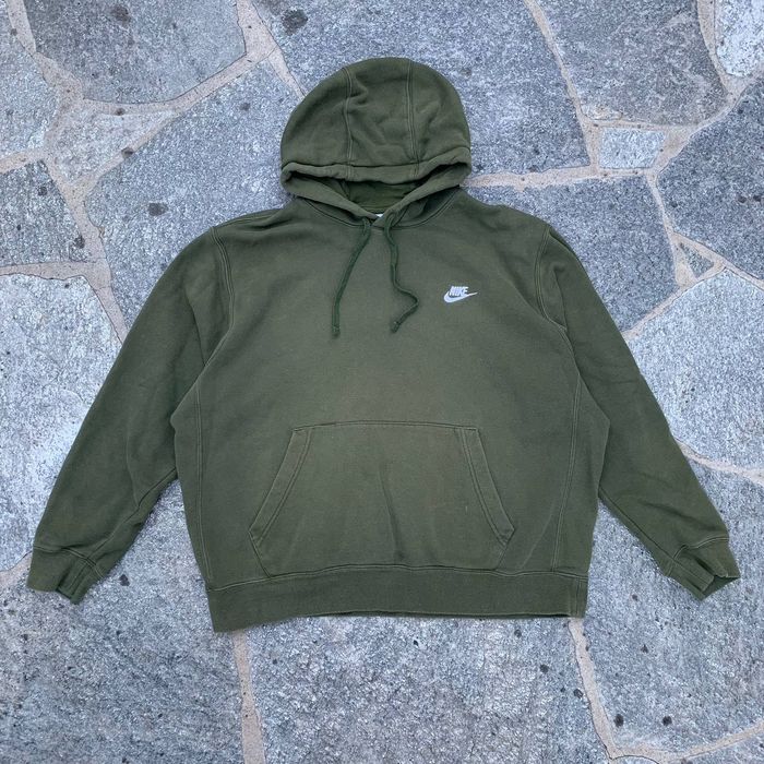 womens olive green nike shirt