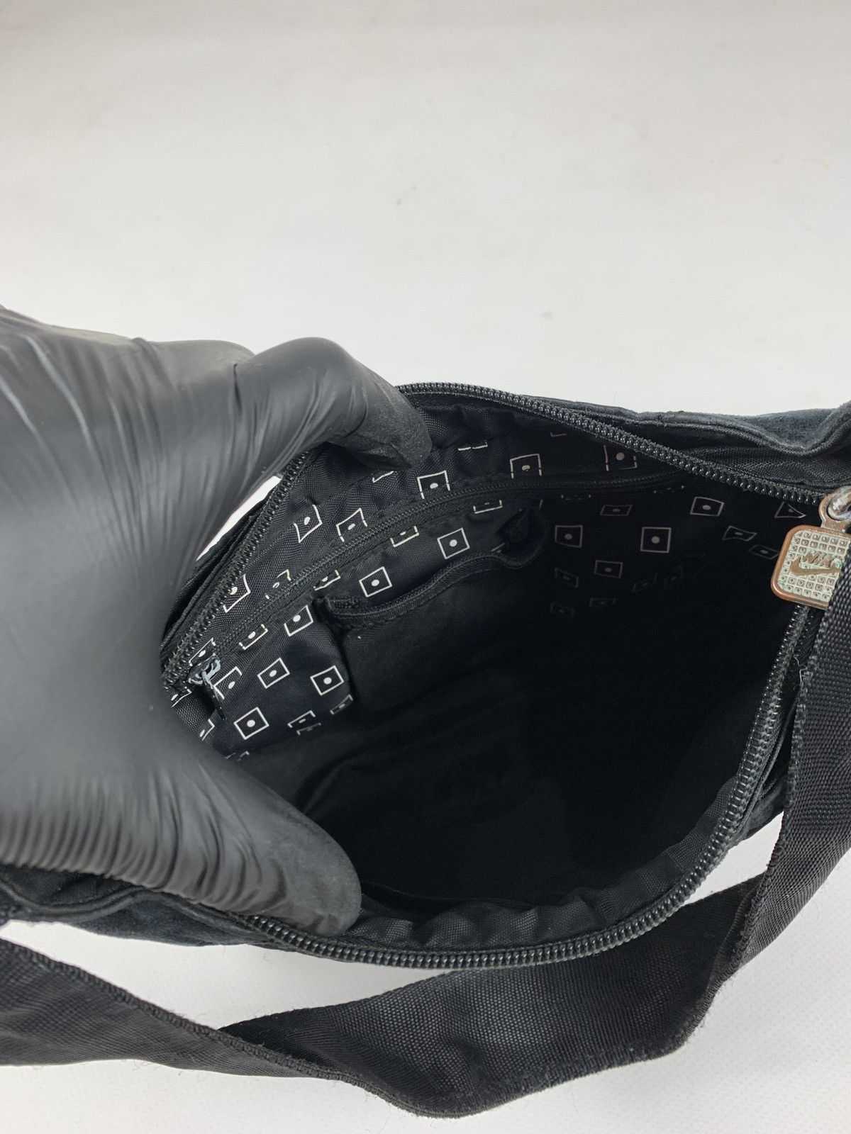 Nike 90s Vintage Nike Baguette Faded Black Y2K Bag Size ONE SIZE - 19 Thumbnail