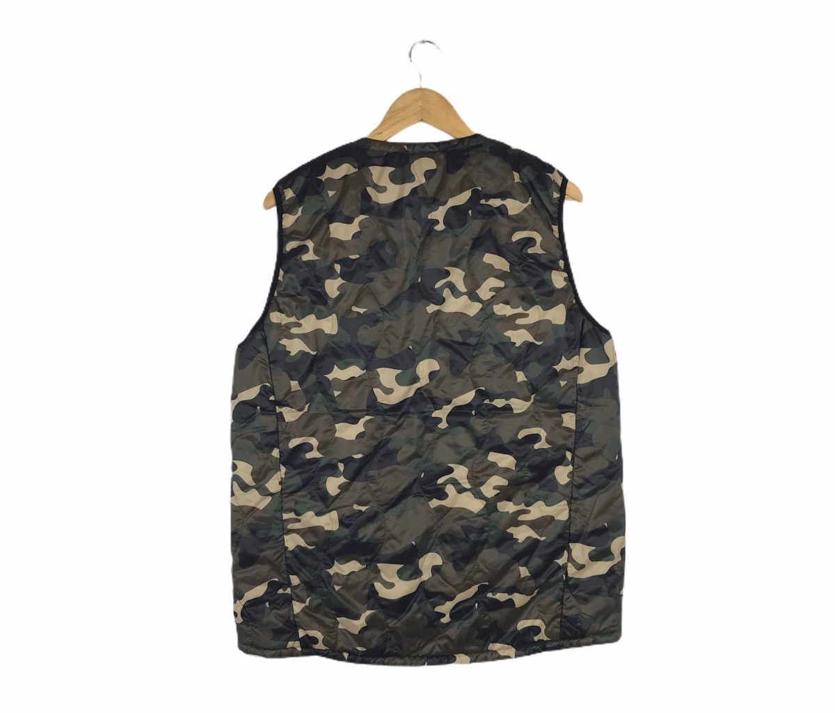 Wild Things Wild Things Sleeveless Camouflage Reversible Puffer Jacket Size US L / EU 52-54 / 3 - 4 Thumbnail