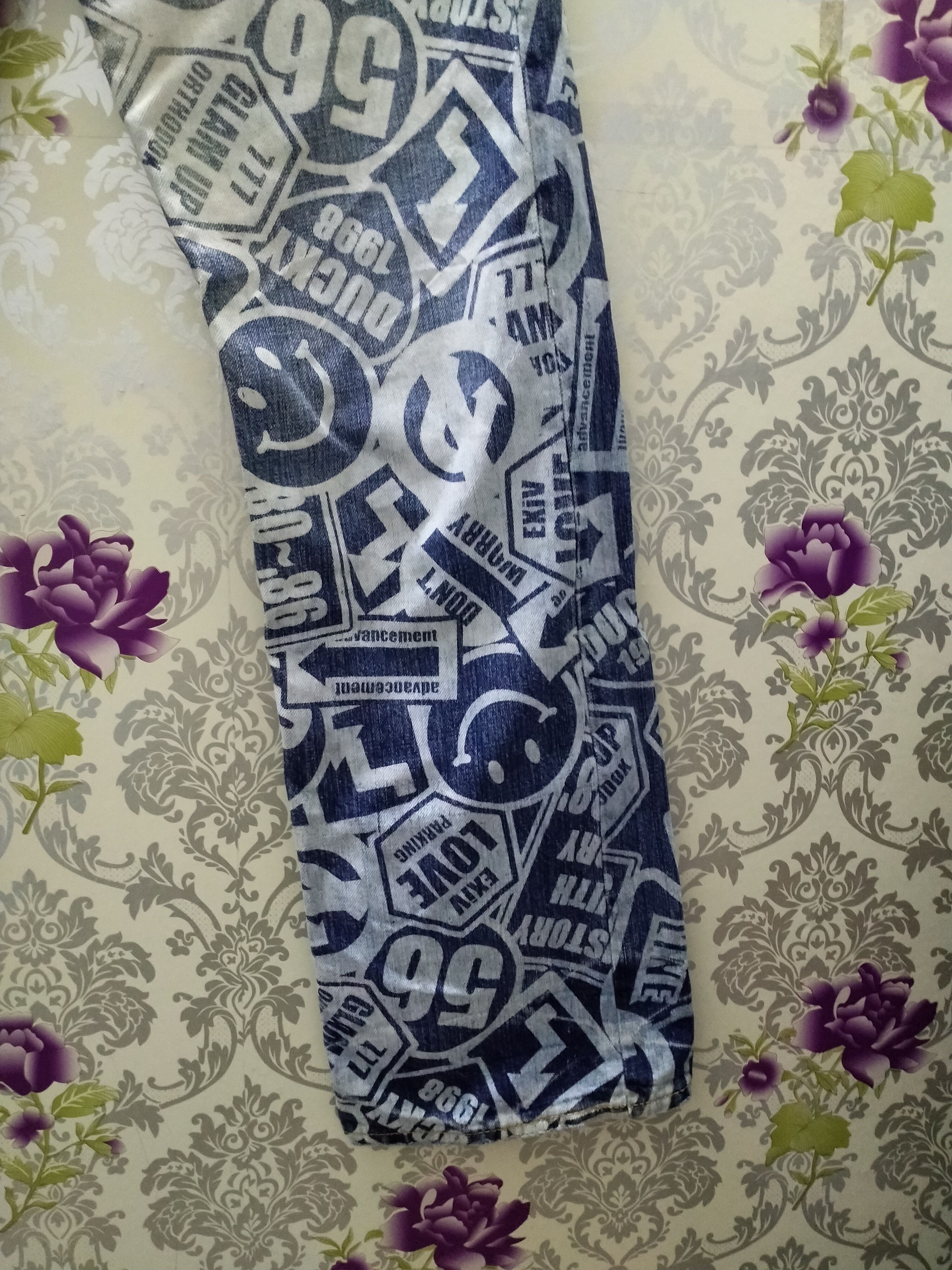 Hysteric Glamour NEED GONE NOW...CO&LU ALLOVER PRINT STAIGHT JEANS Size US 30 / EU 46 - 6 Thumbnail