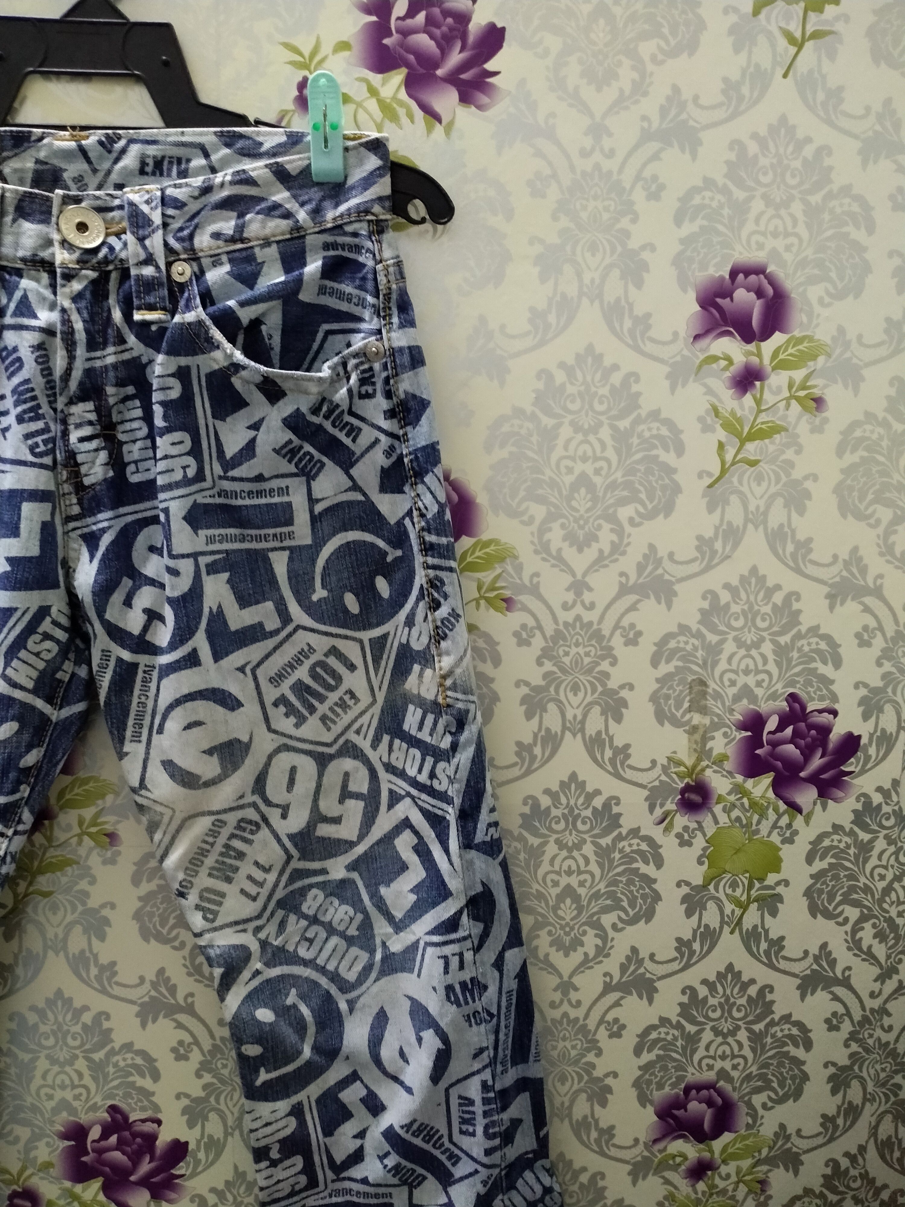 Hysteric Glamour NEED GONE NOW...CO&LU ALLOVER PRINT STAIGHT JEANS Size US 30 / EU 46 - 4 Thumbnail