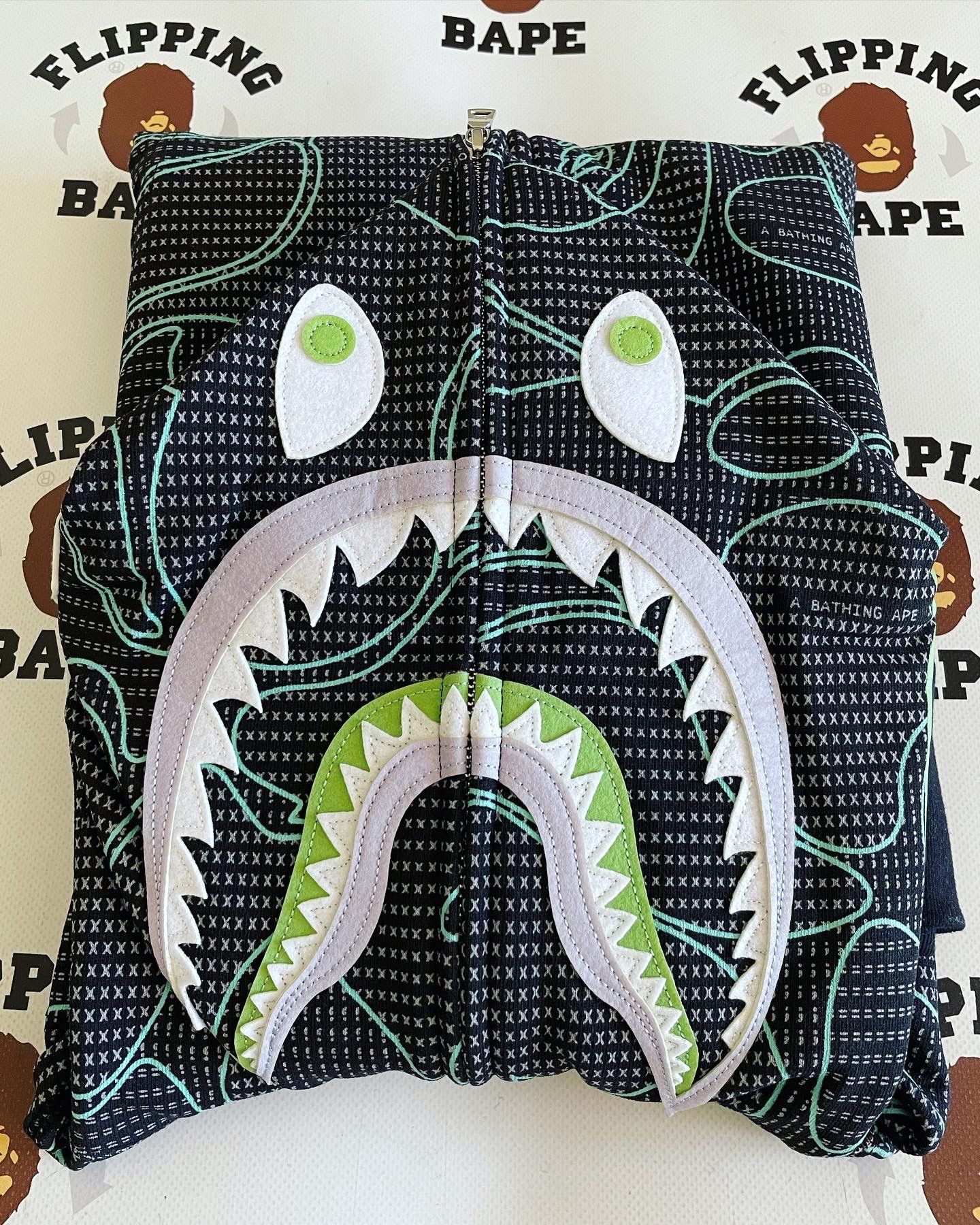 Bape BAPE TEXT CODE CAMO SHARK FULL ZIP HOODIE Size US M / EU 48-50 / 2 - 4 Thumbnail