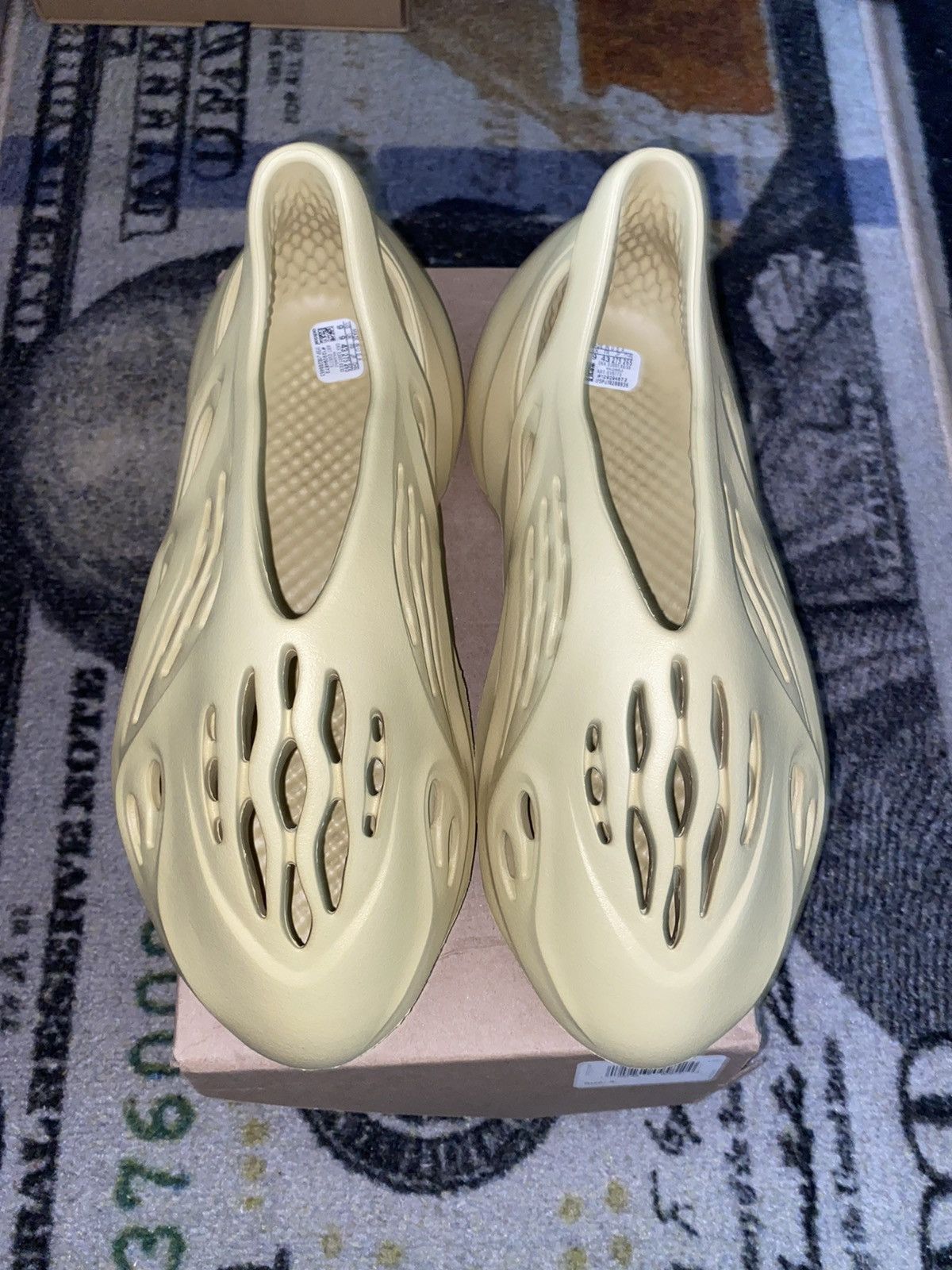 Adidas × Kanye West adidas Yeezy Foam RNNR Sulfur Size US 9 / EU 42 - 2 Thumbnail