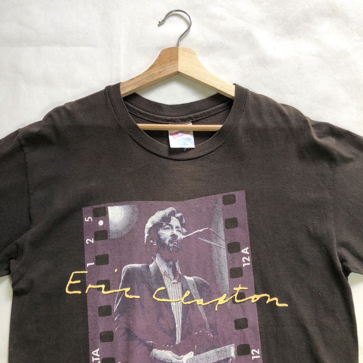 Band Tees × Vintage Vintage 90s Eric Clapton Winterland Fades Tshirt Size US L / EU 52-54 / 3 - 3 Thumbnail