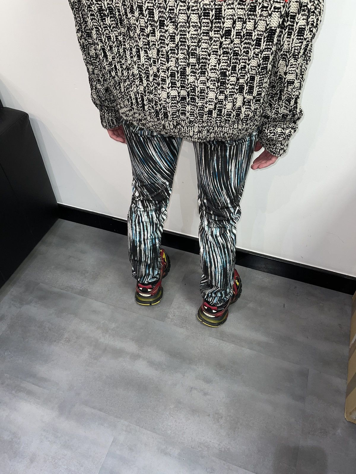 Kenzo Kenzo Abstract All Over Printed Artwork Casual Pants Size US 30 / EU 46 - 11 Thumbnail
