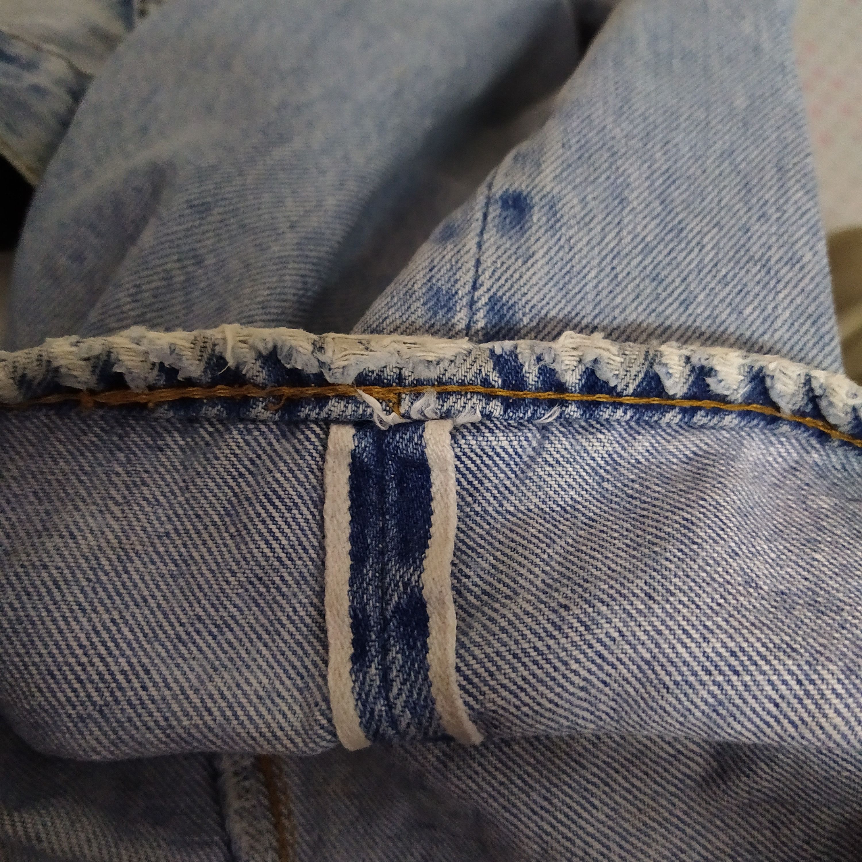 Levi's 80s LEVIS 501 SELVEDGE USA DENIM #524 DISTRESSED (D552) Size US 30 / EU 46 - 12 Thumbnail