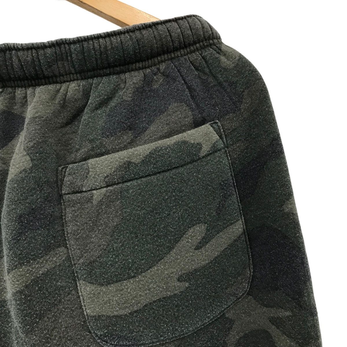 Japanese Brand × Vintage Vintage Camo Design Sweatpants Size US 32 / EU 48 - 6 Thumbnail