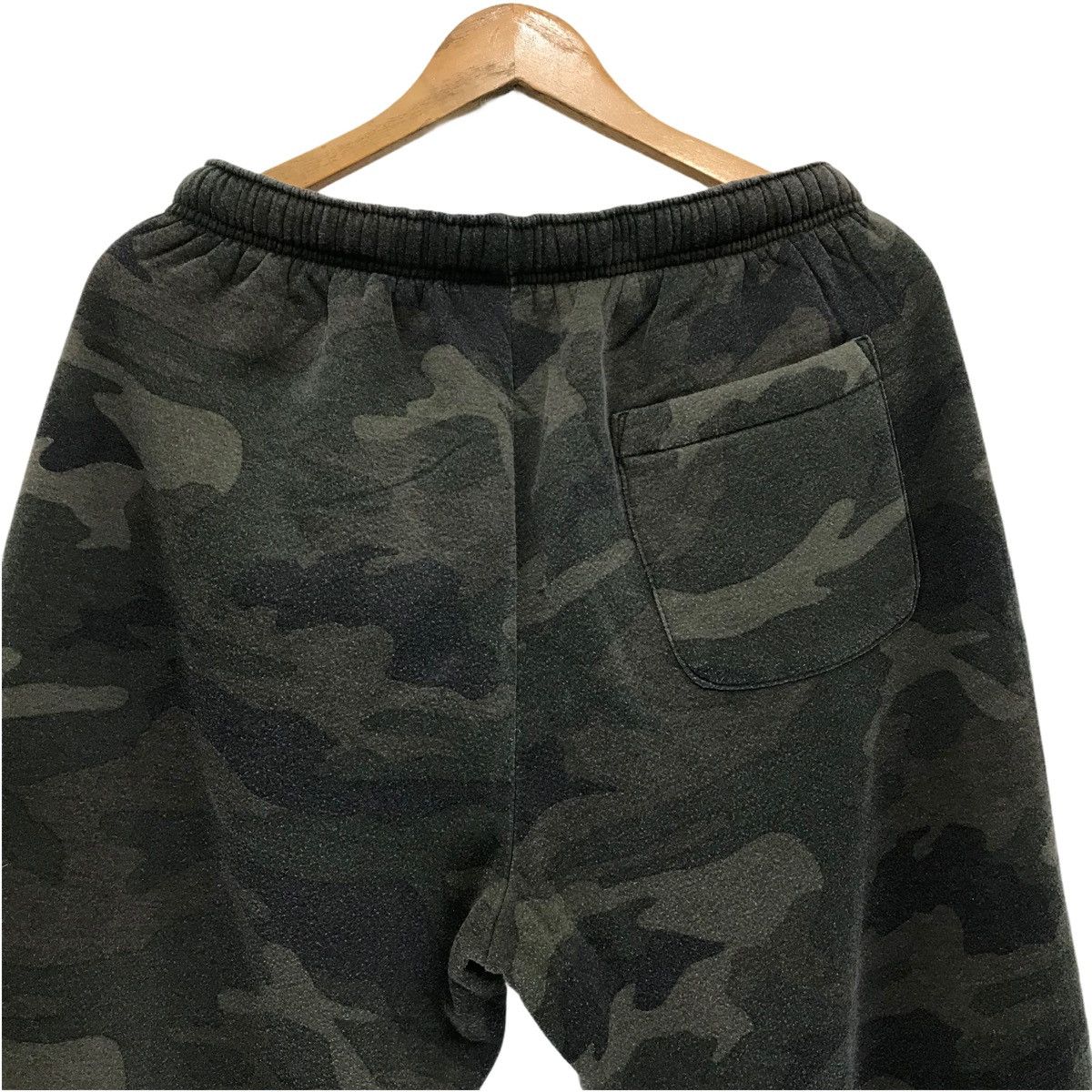 Japanese Brand × Vintage Vintage Camo Design Sweatpants Size US 32 / EU 48 - 5 Thumbnail