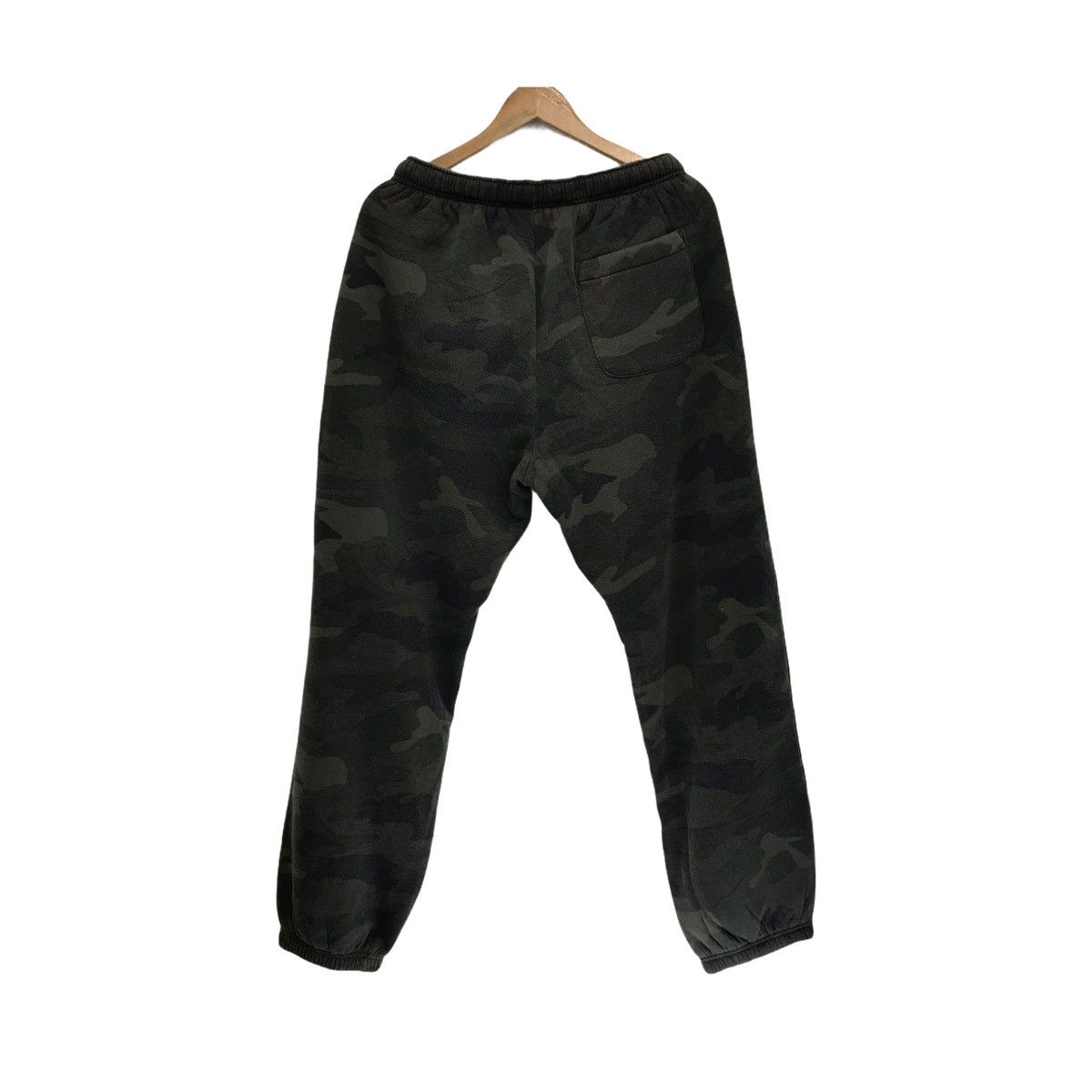 Japanese Brand × Vintage Vintage Camo Design Sweatpants Size US 32 / EU 48 - 2 Thumbnail
