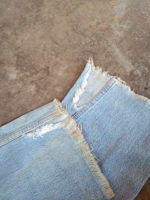 Levi's Vintage Levi's 501 Distressed Jeans 28x30 Size US 28 / EU 44 - 4 Thumbnail