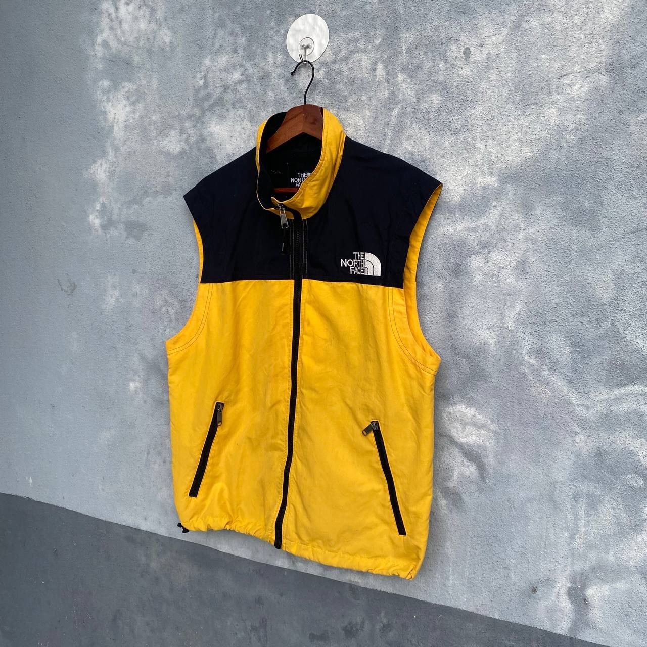 The North Face The North Face Japan two tones sleeveless Size US XL / EU 56 / 4 - 2 Thumbnail