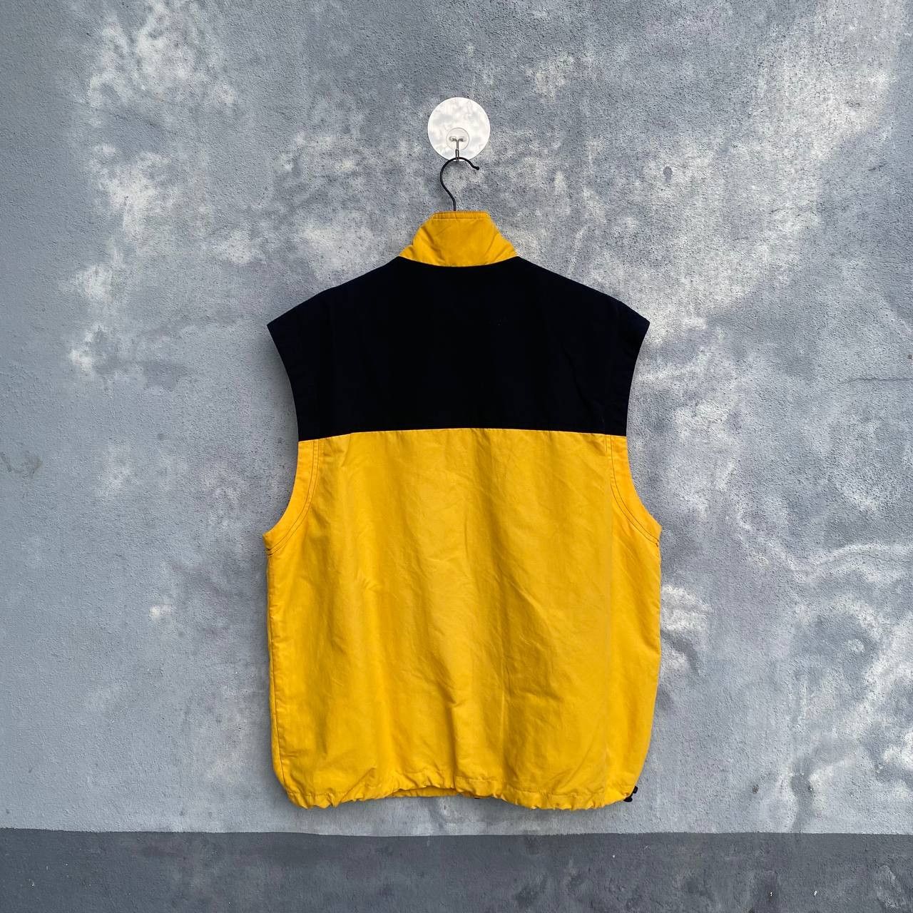 The North Face The North Face Japan two tones sleeveless Size US XL / EU 56 / 4 - 3 Thumbnail