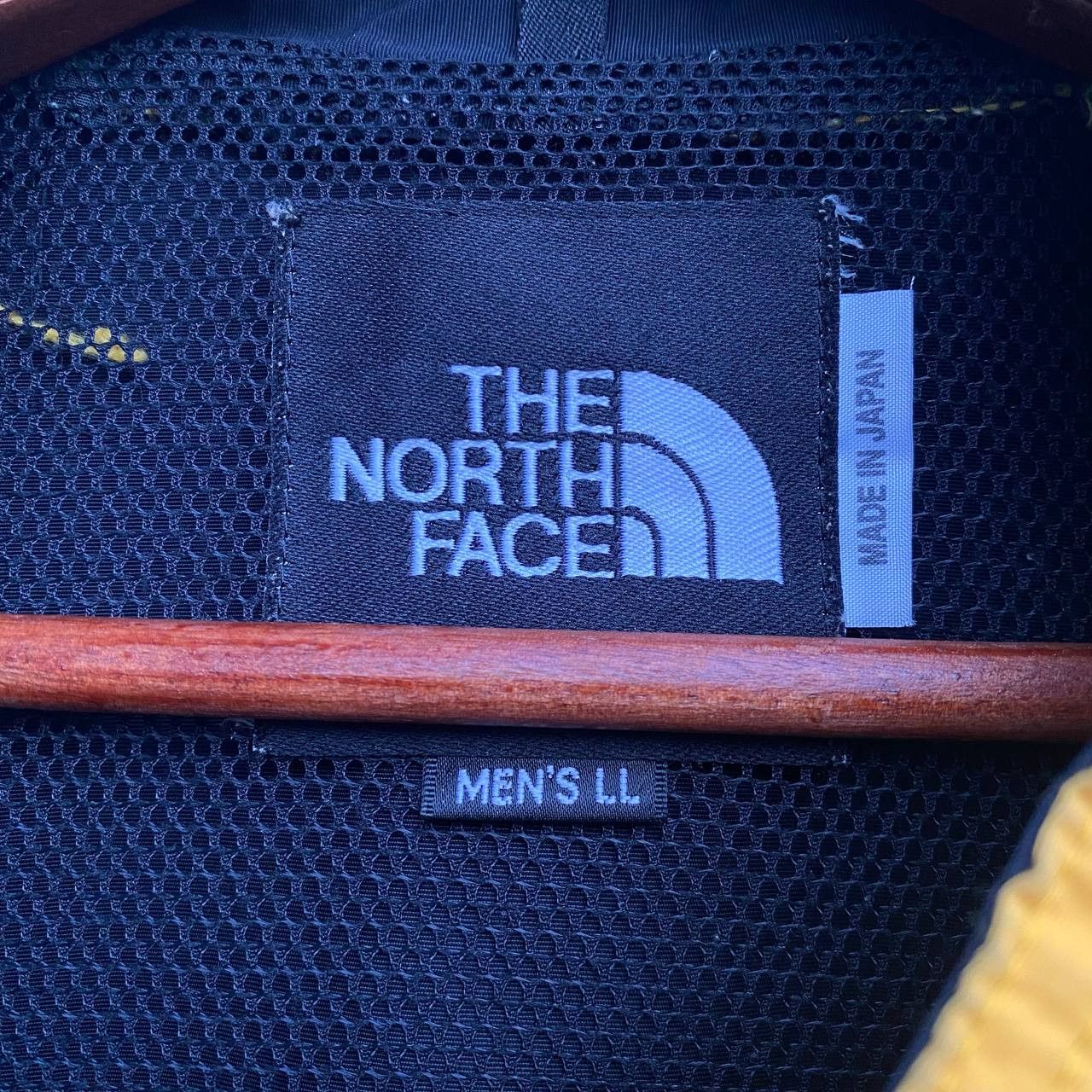 The North Face The North Face Japan two tones sleeveless Size US XL / EU 56 / 4 - 6 Thumbnail
